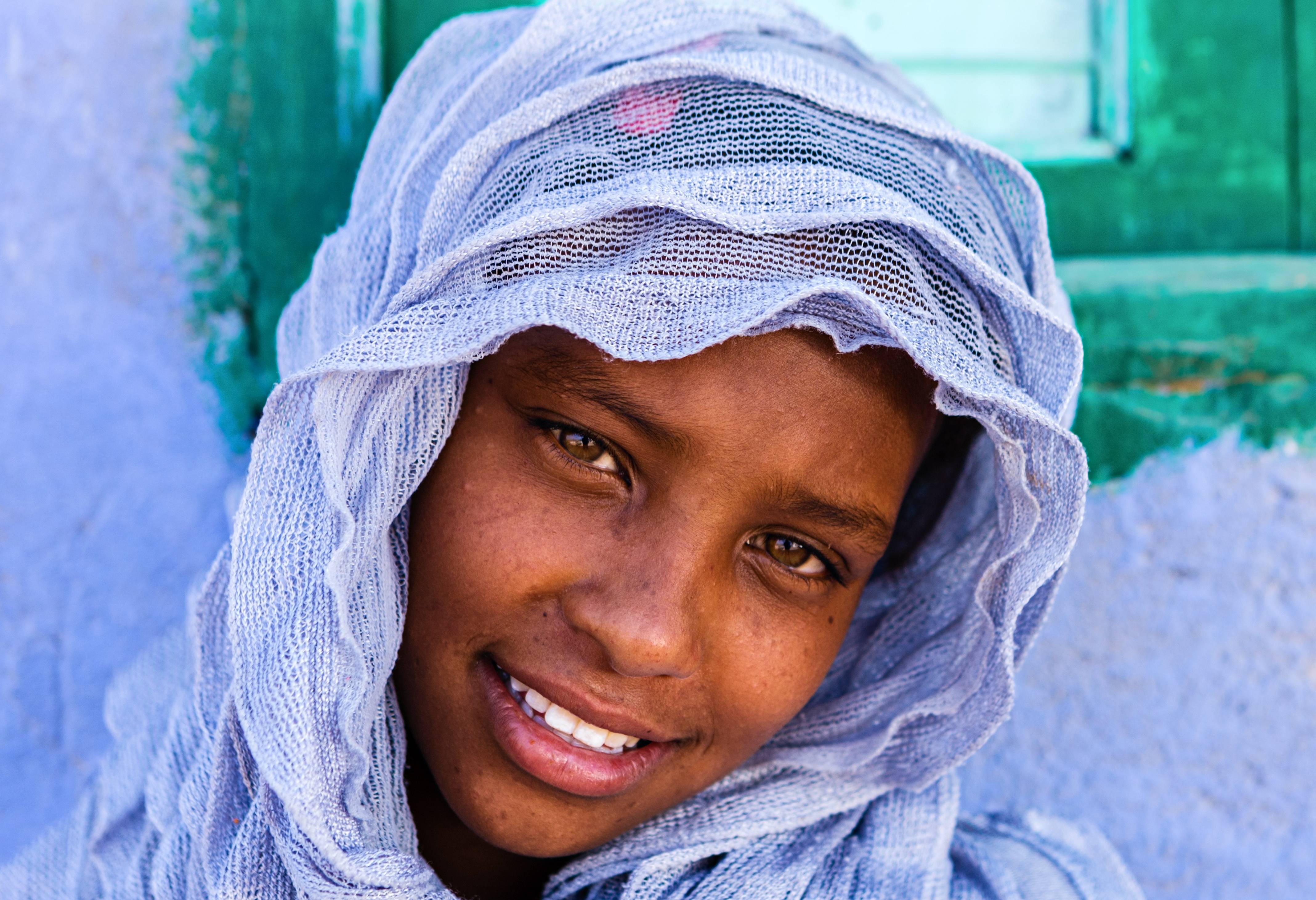 Nubisch moslimmeisje bij Aswan in Egypte