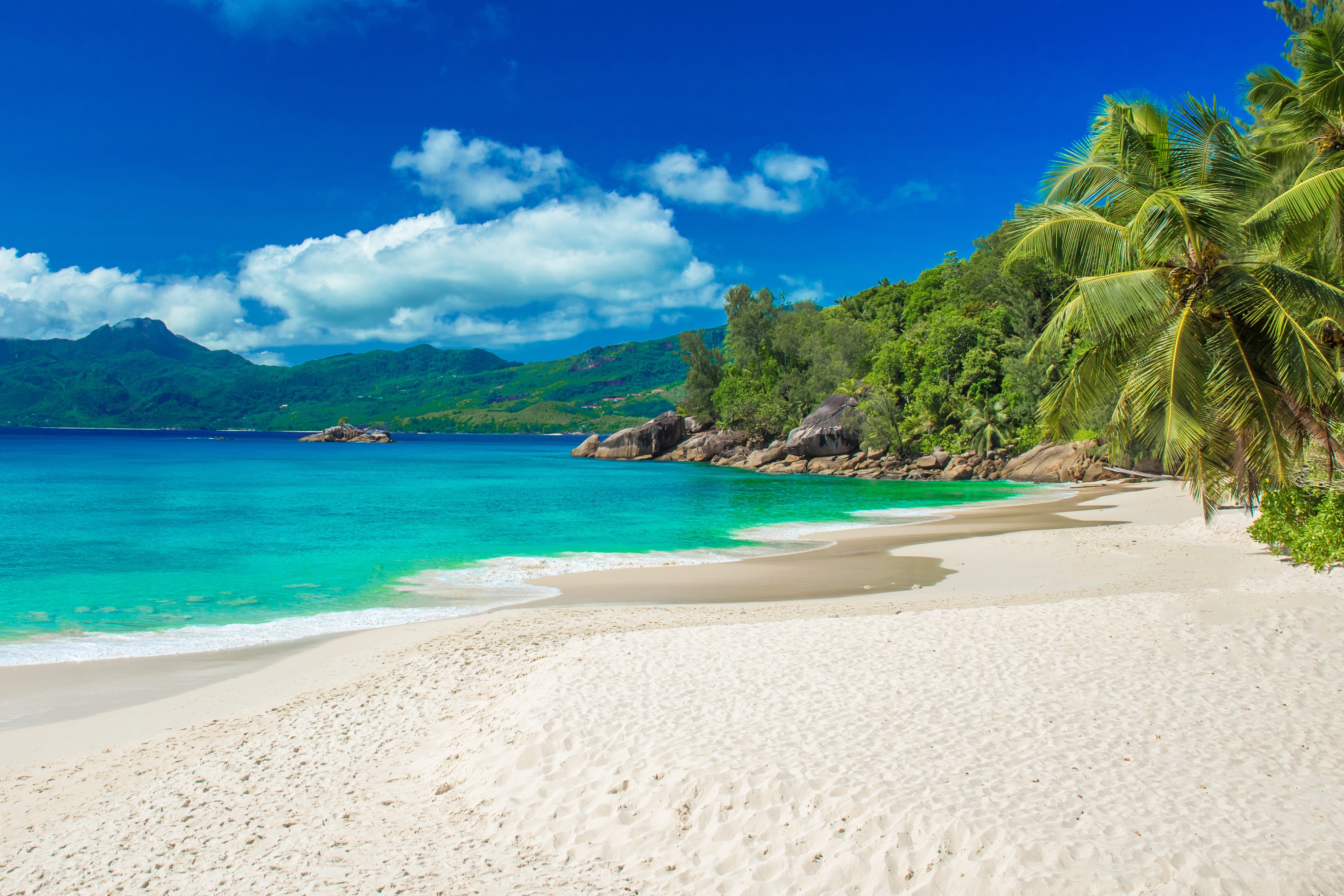 Strand Anse Soleil op Mahé in de Seychellen