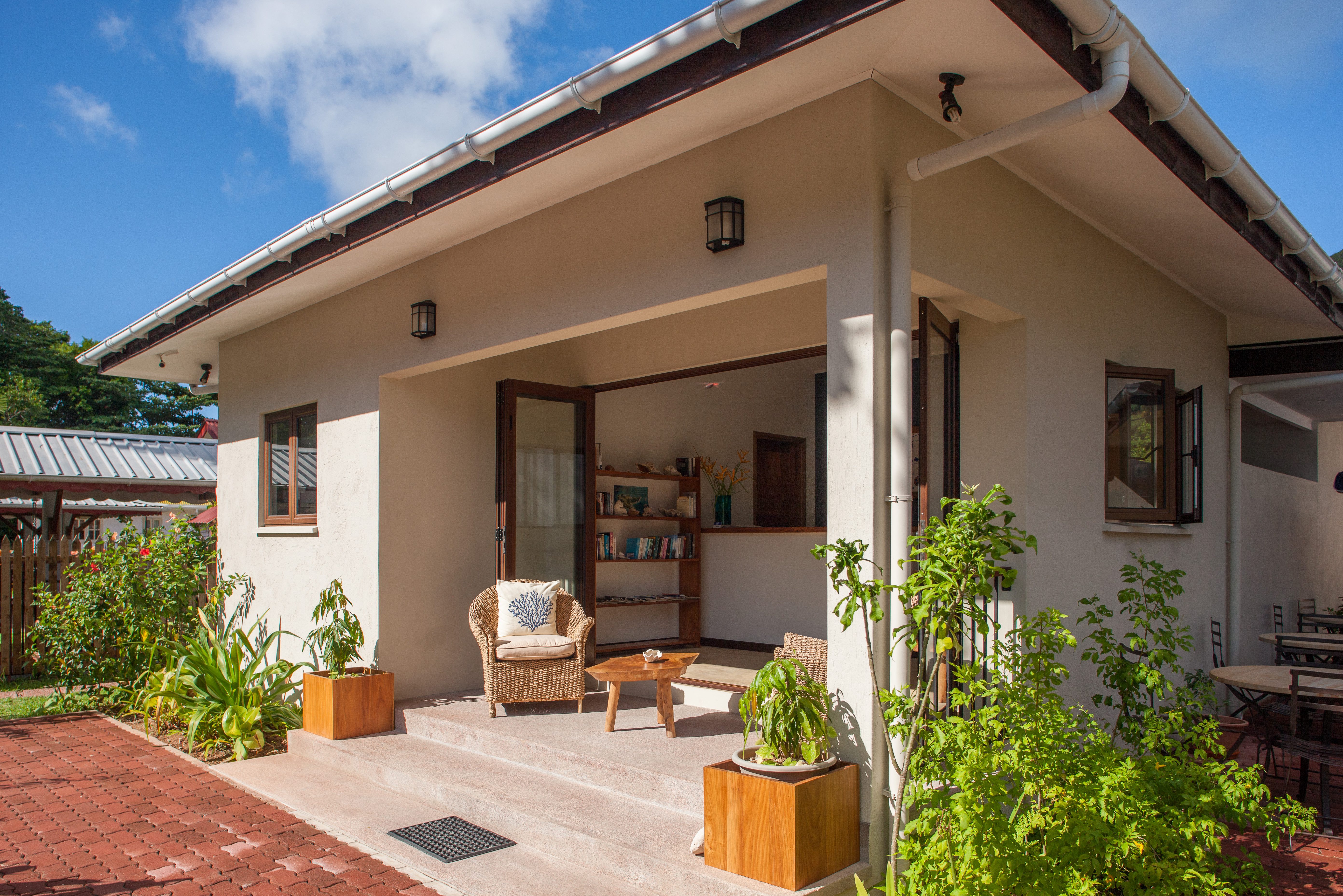 Seychellen Praslin L'Hirondelle Guest House Receptie