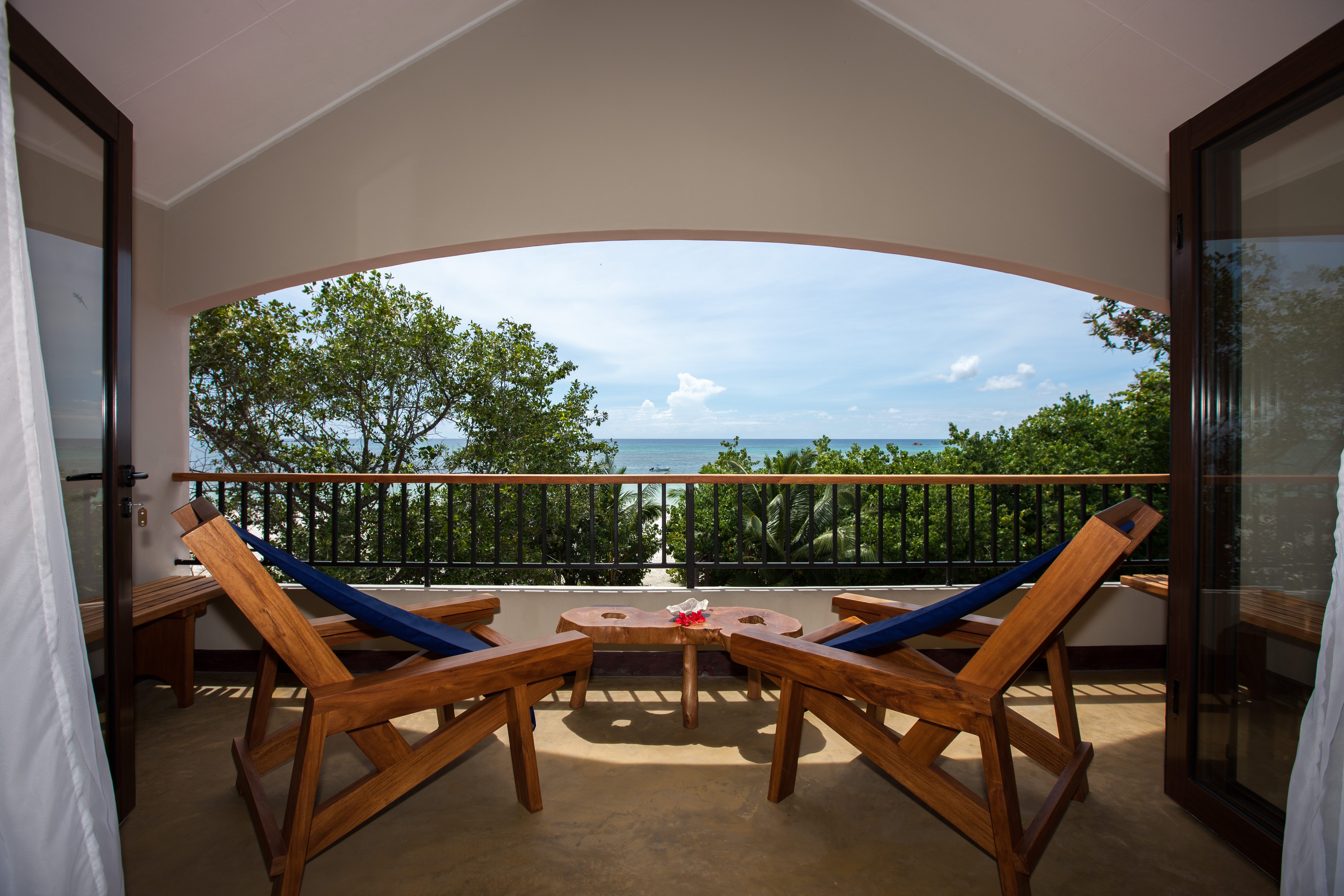 Seychellen Praslin L'Hirondelle Guest House Balkon