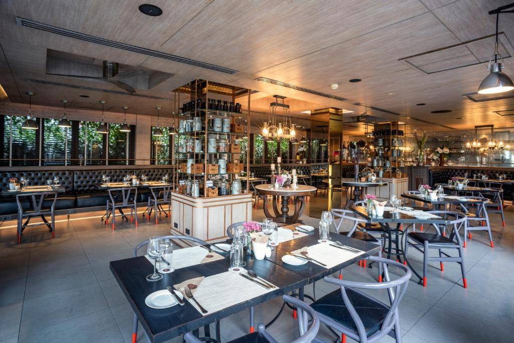 Thailand-Bangkok-Riva-Surya-Bangkok-restaurant