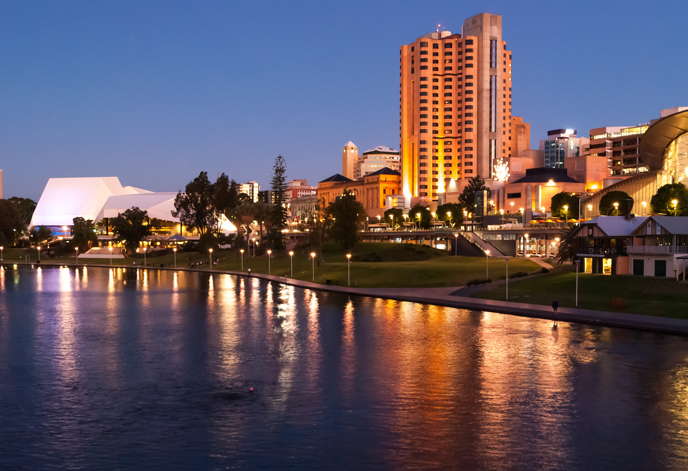 Het centrum van Adelaide in de avond, in Australie