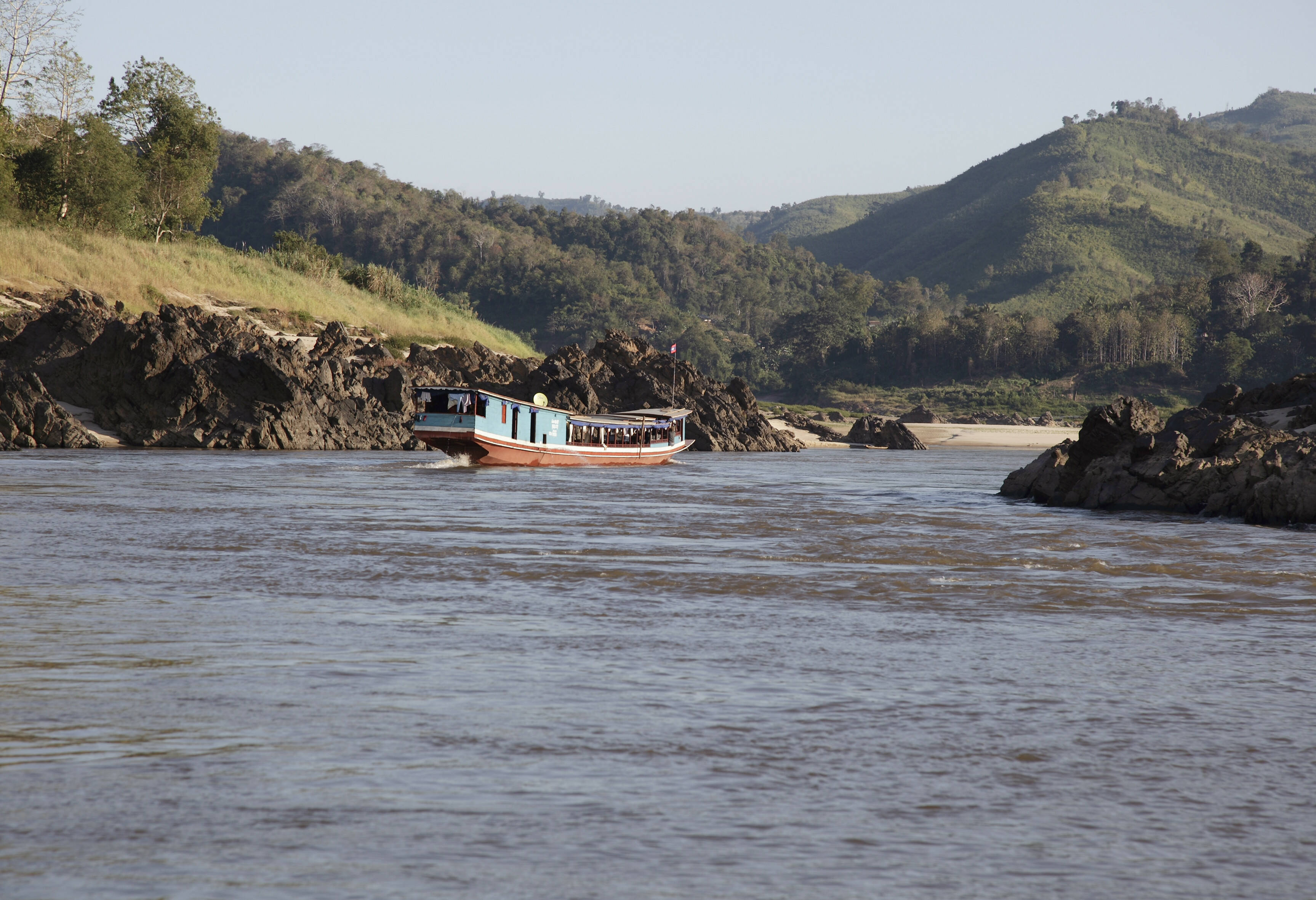 Varen over de Mekong rivier in Laos