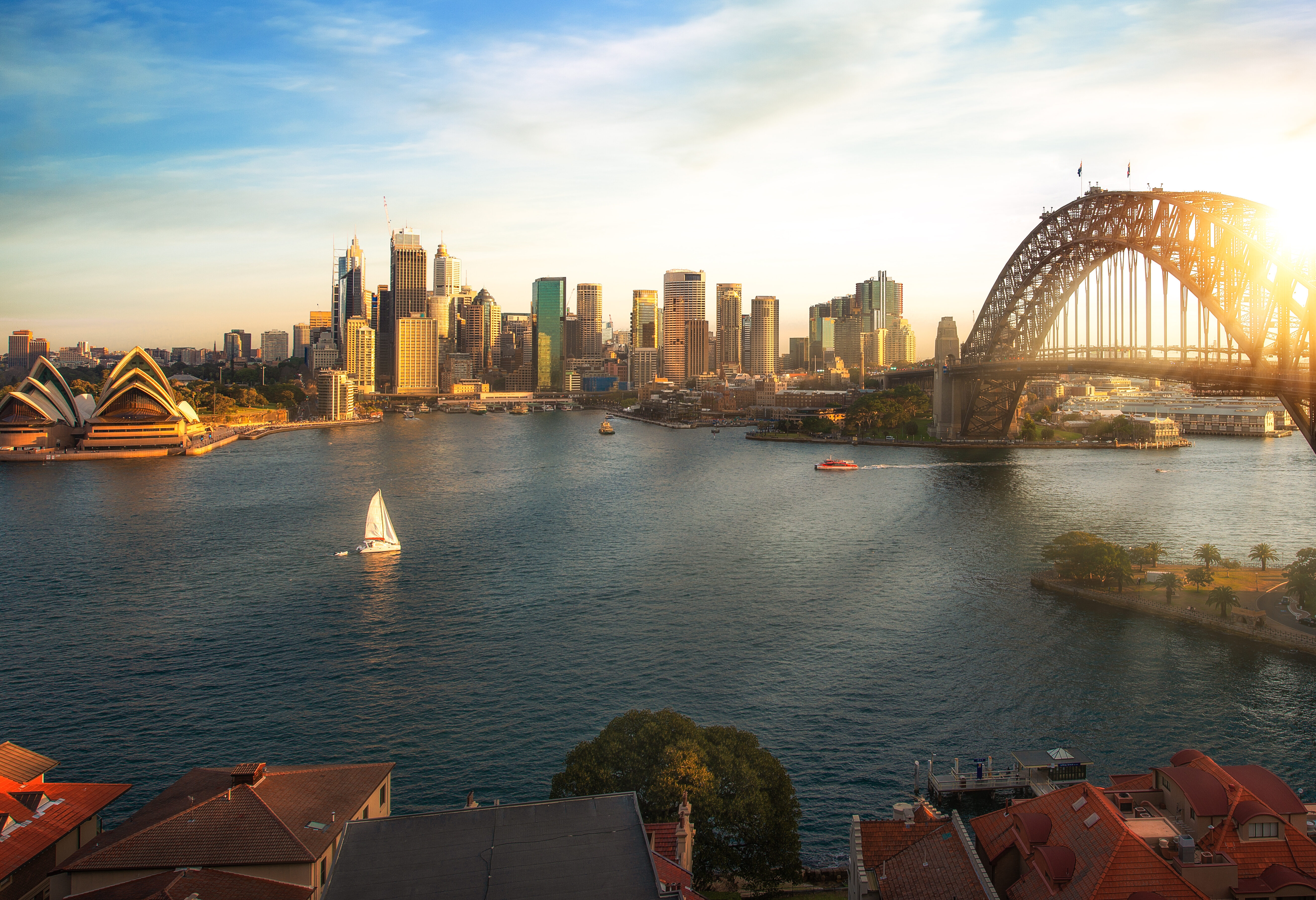 Zonsondergang in Sydney Harbour in Sydney, Australie