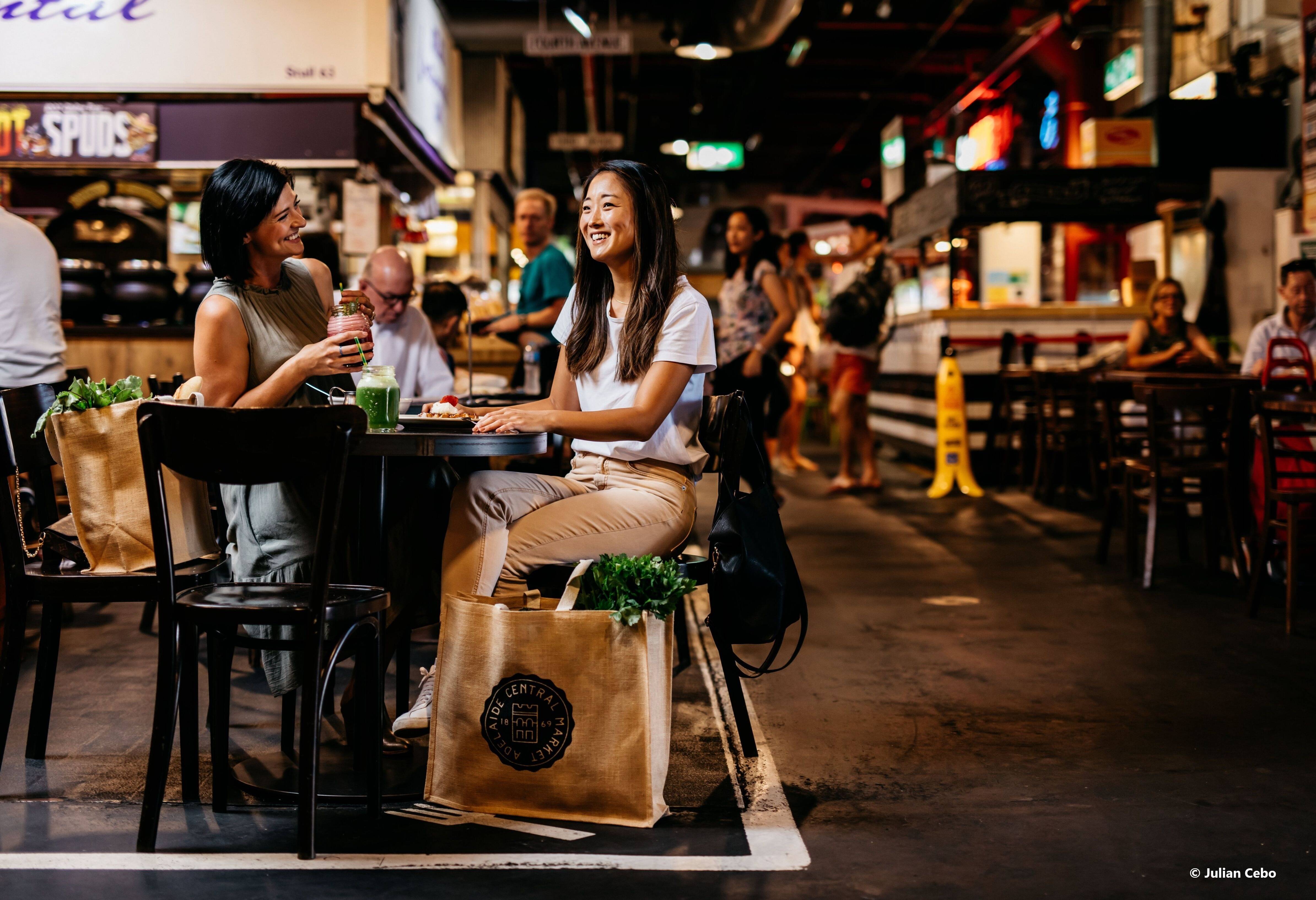 Eten en drinken op de Central Market in Adelaide in Australie