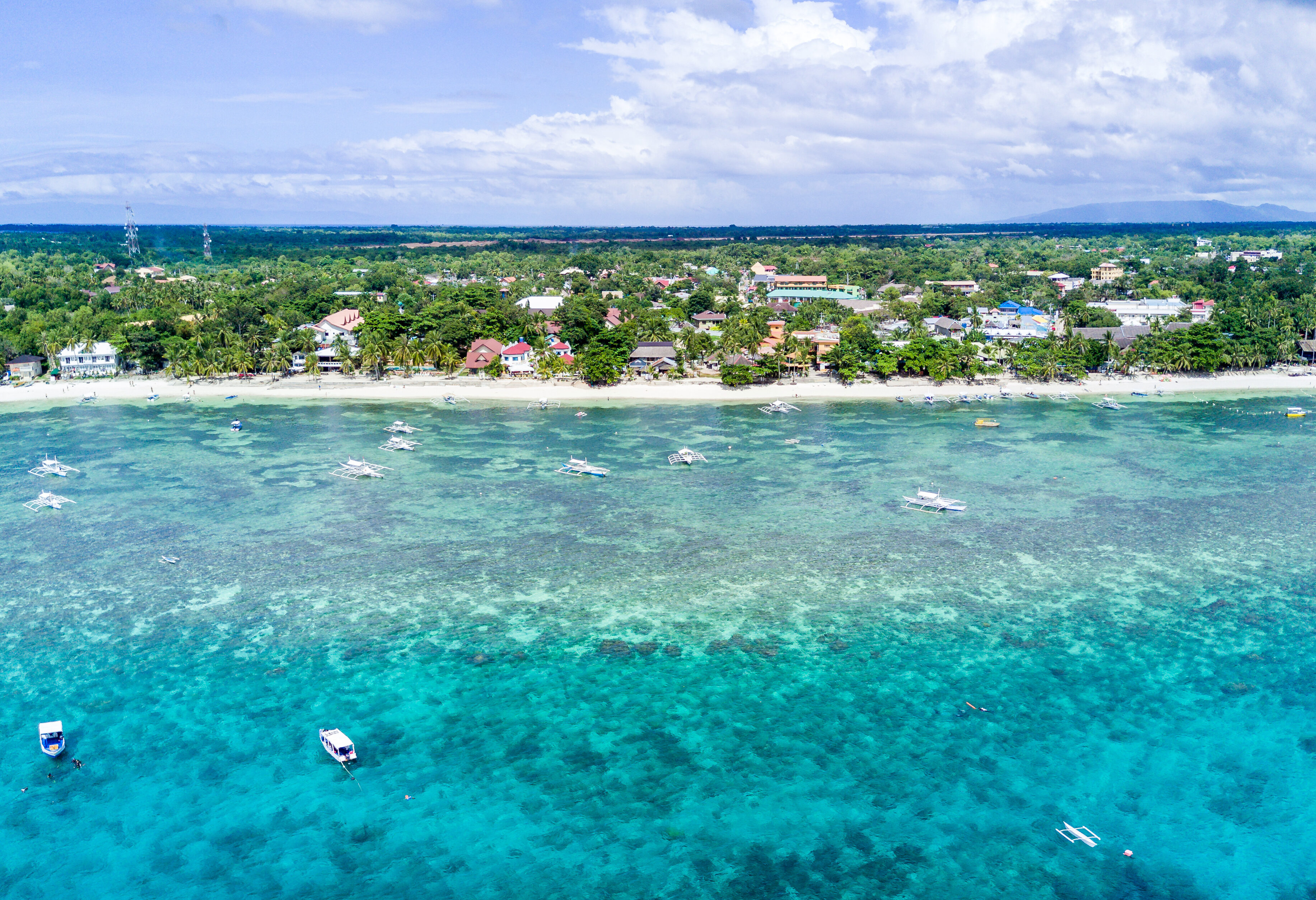 Strand van Alona Beach op Panglao