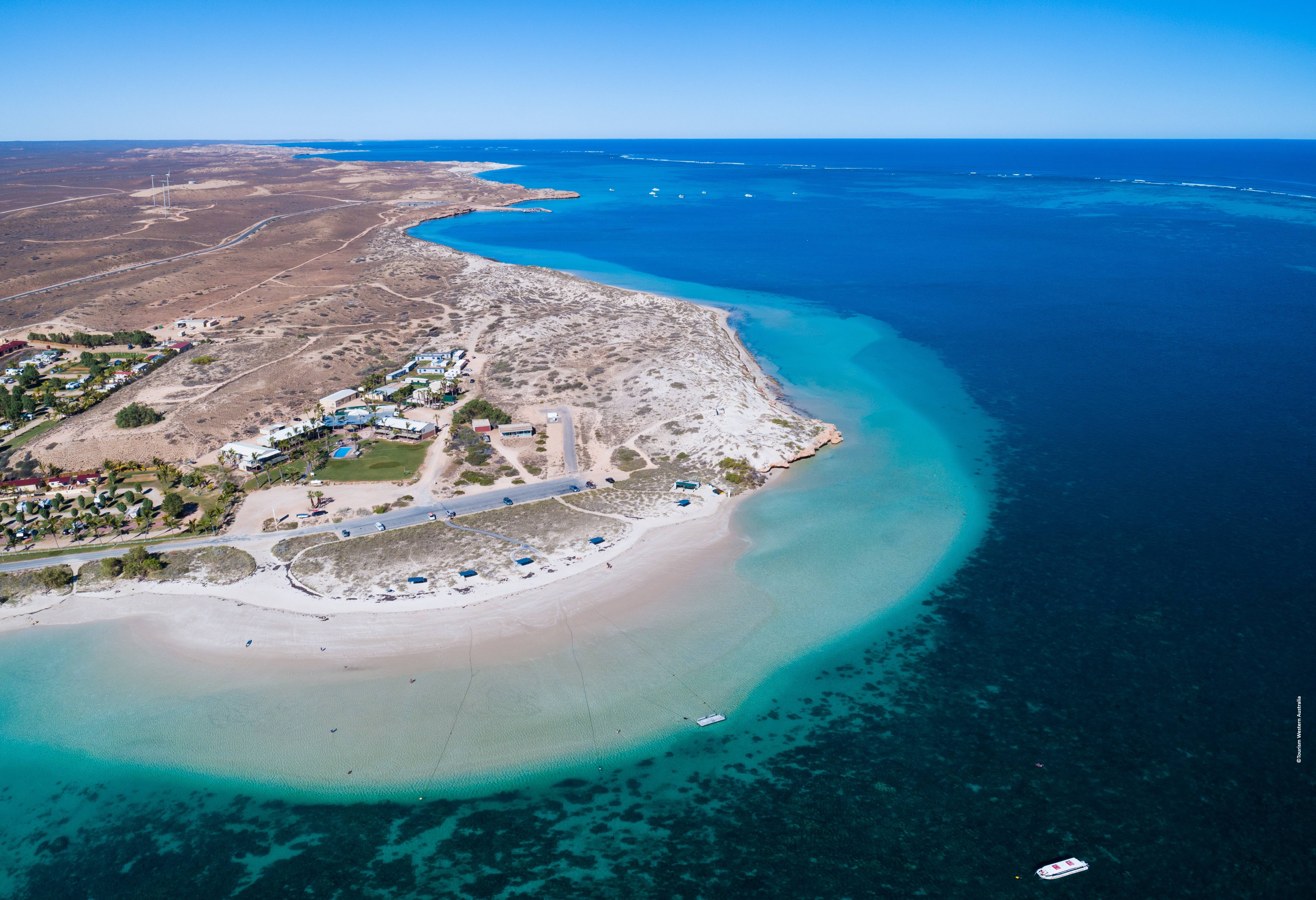 De kust van Coral Bay in West-Australie