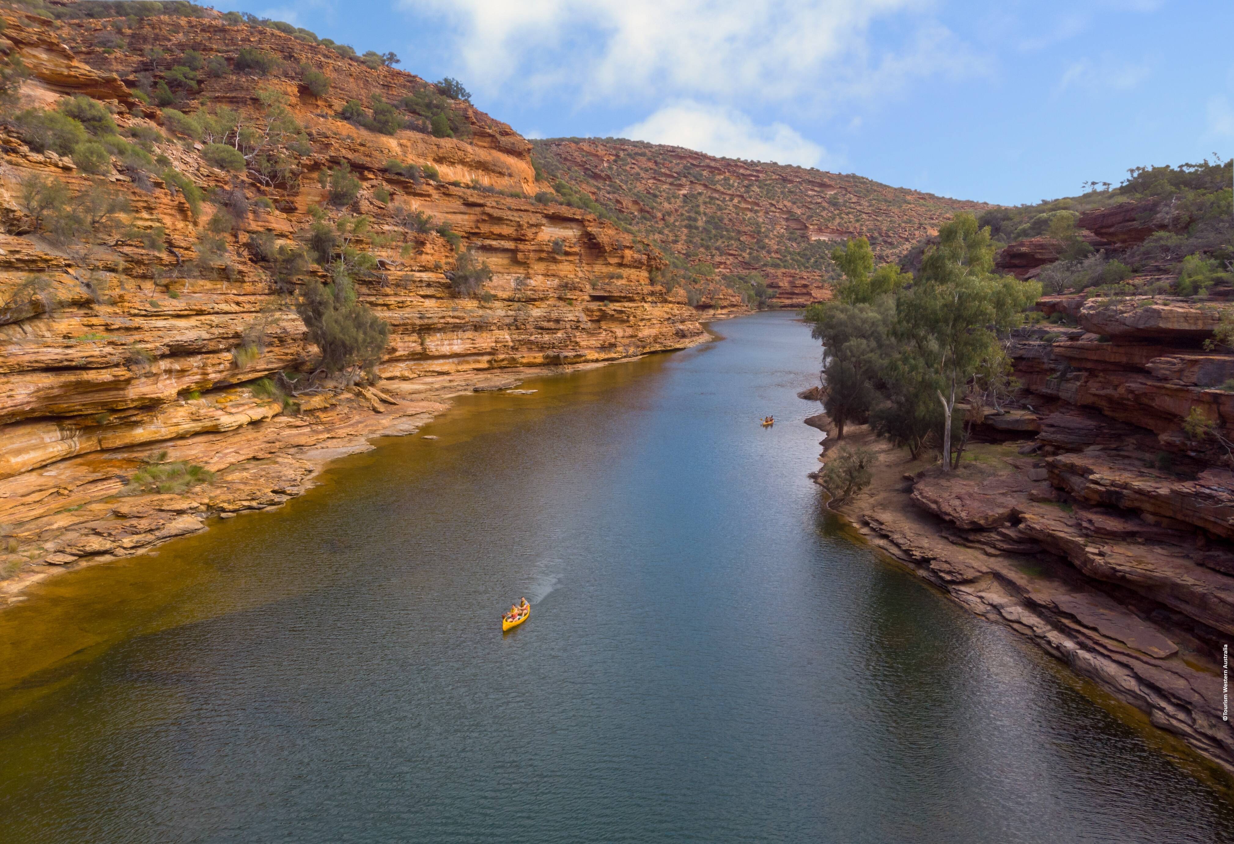 Varen over Murchison River in het Kalbarri National Park in West-Australie