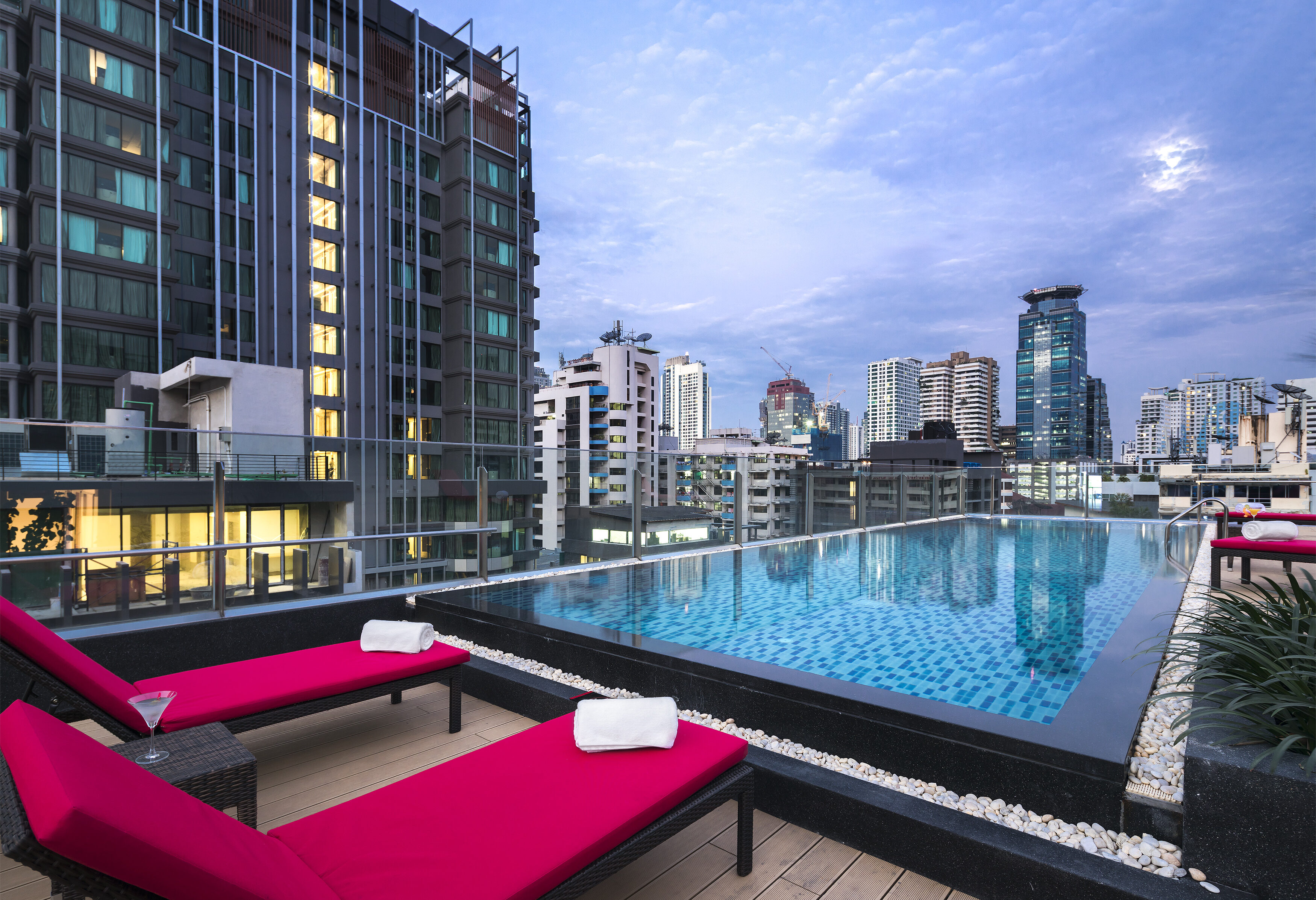 Zwembad Travelodge Bangkok