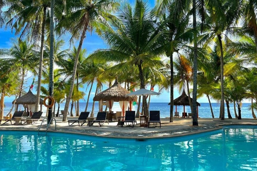 Filipijnen Siquijor Coco Grove Resort Zwembad