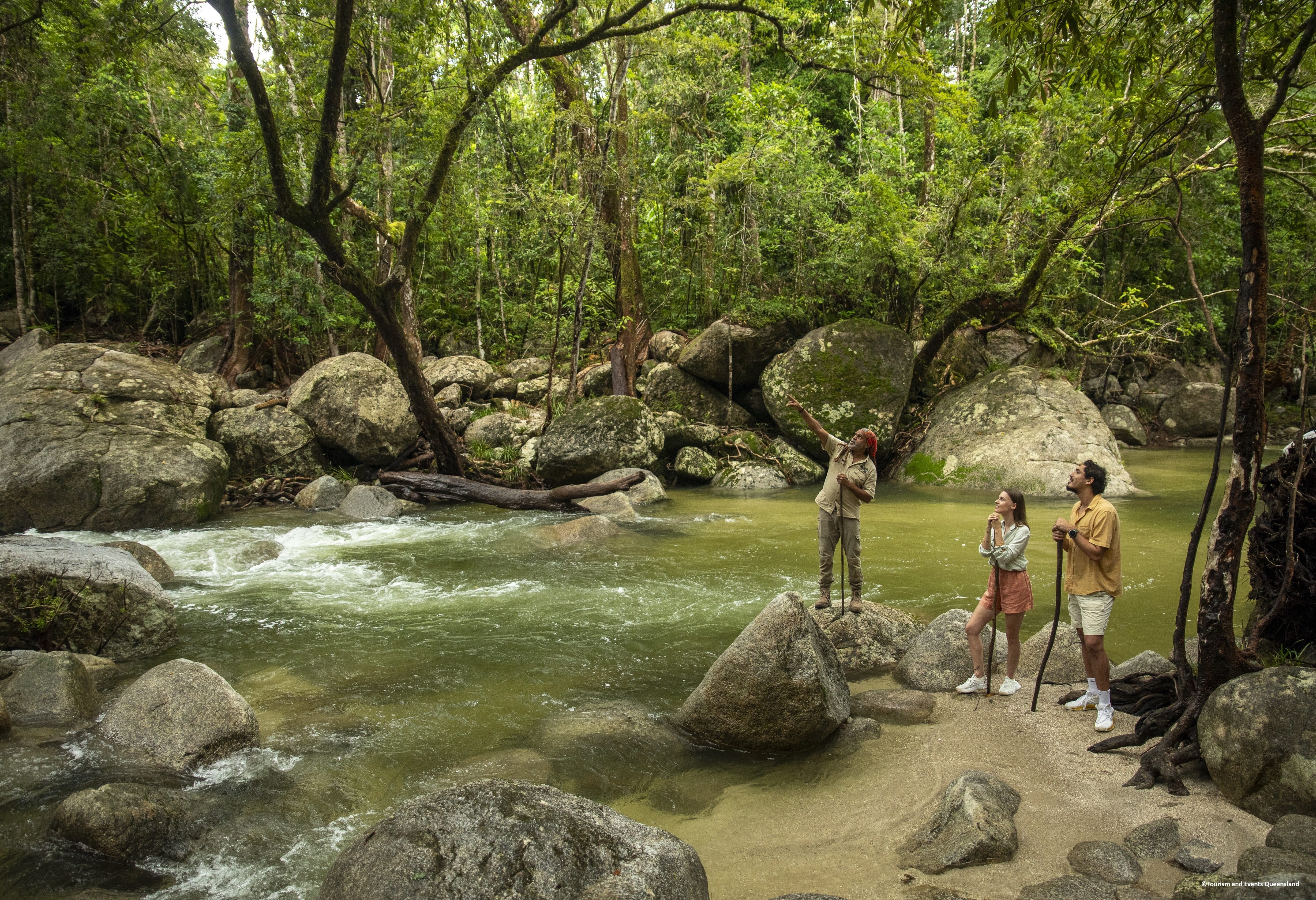Culturele wandeling in Mossman Gorge in Australie