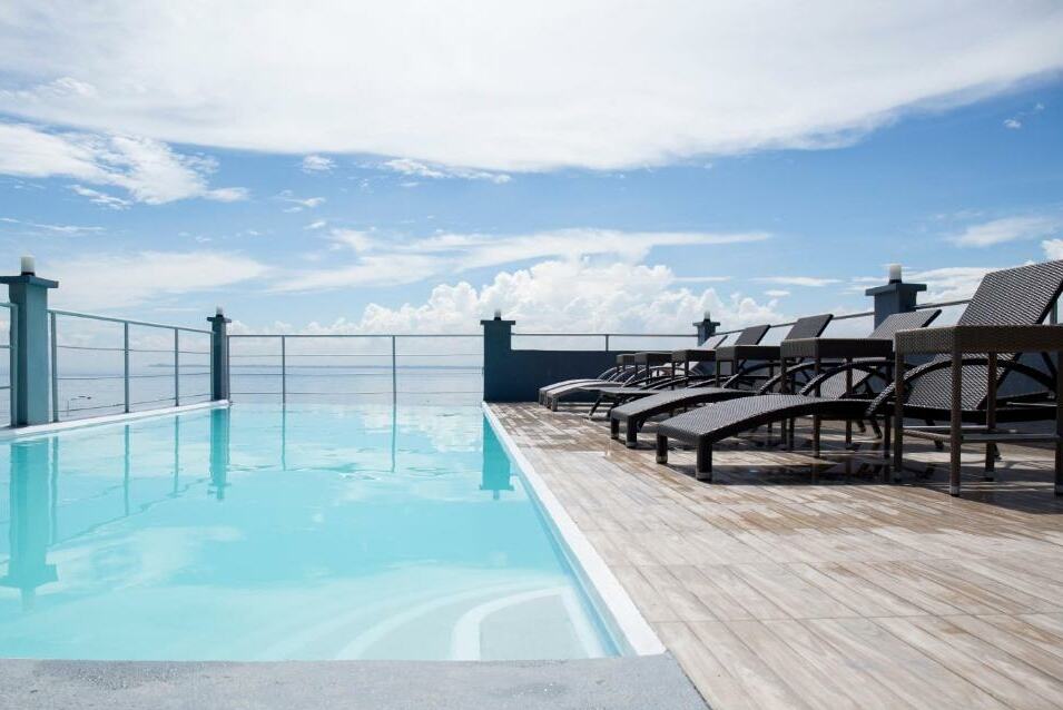 Filipijnen Cebu Mactan Palmbeach Resort Zwembad