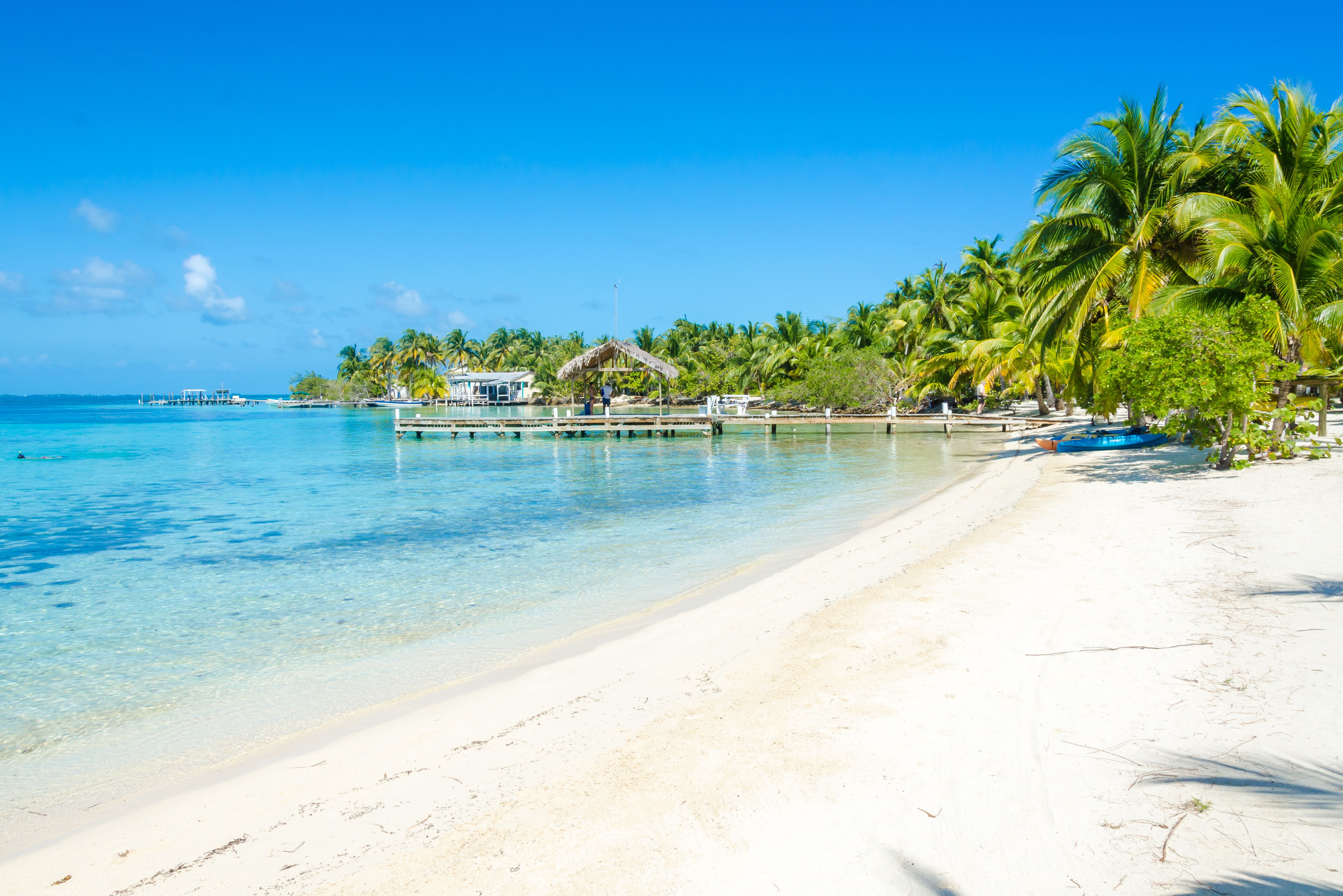 Witte zandstranden op Ambergris Caye