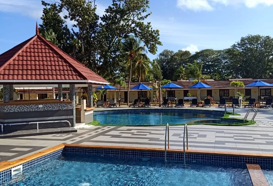 Seychellen Praslin Berjaya Resort Zwembad