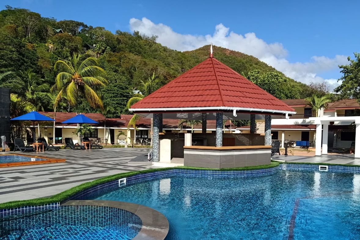 Seychellen Praslin Berjaya Resort Zwembad