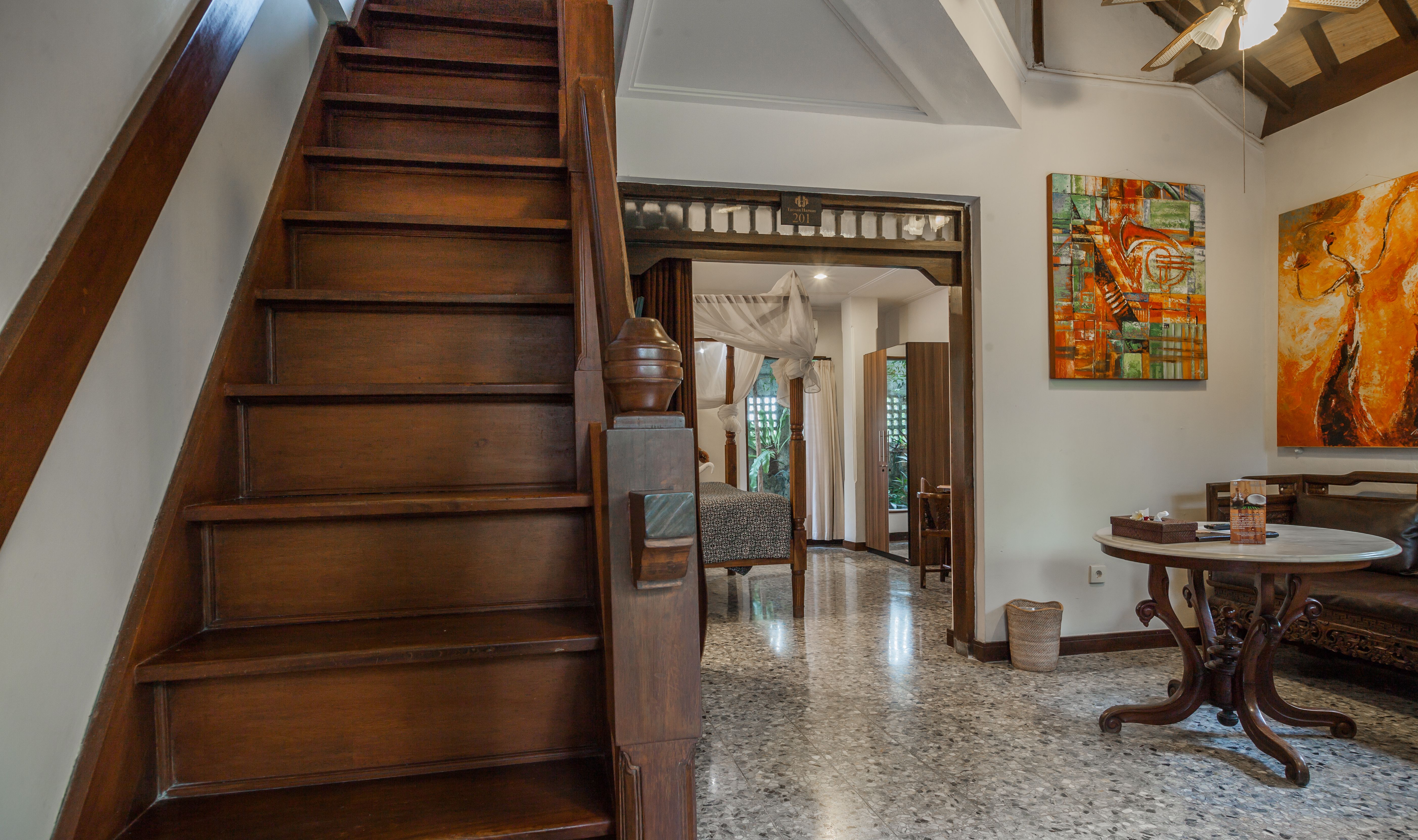 Trap naar boven Villa