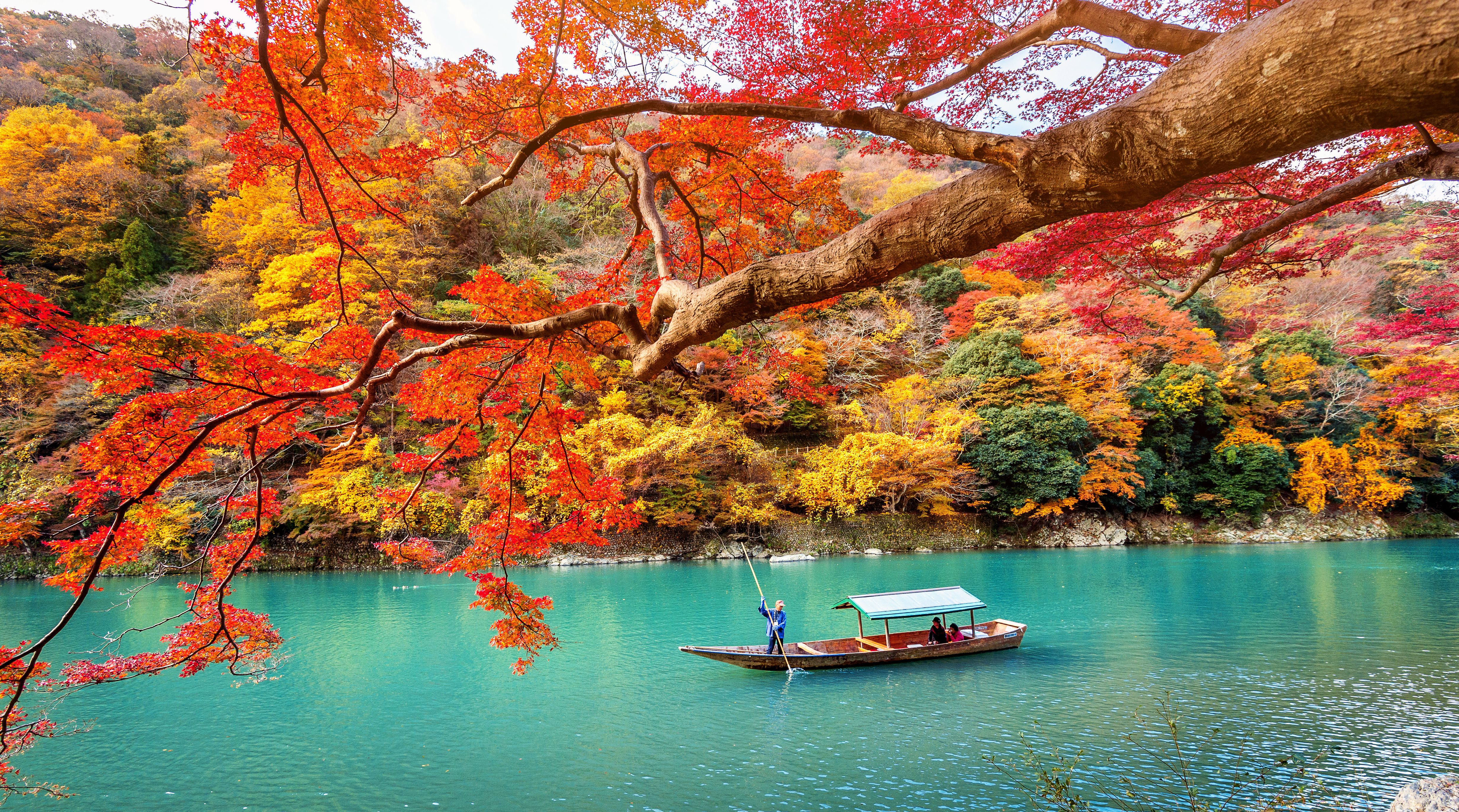 japan-kyoto-arashiyama-in- autumn