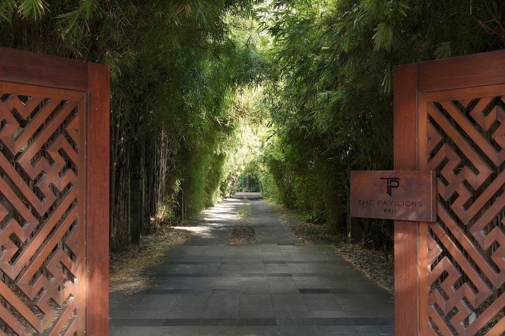 Ingang van The Pavilions Bali in Sanur op Bali