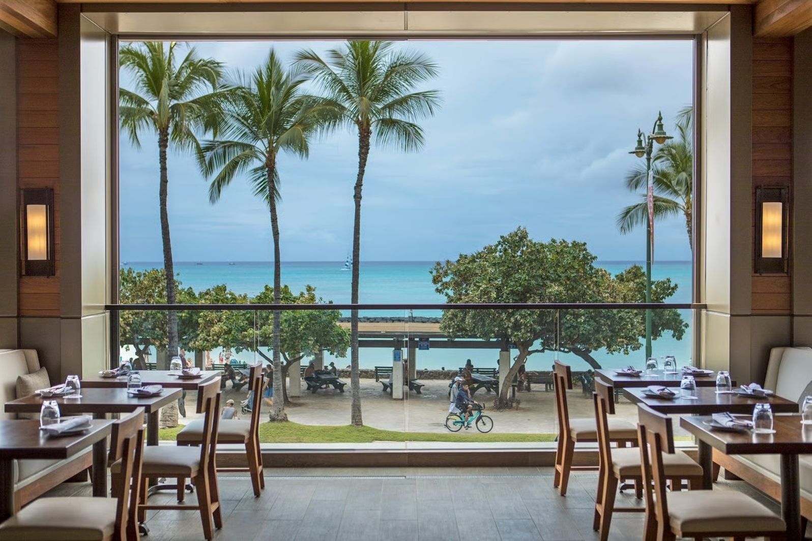 hawaii oahu alohilani restaurant