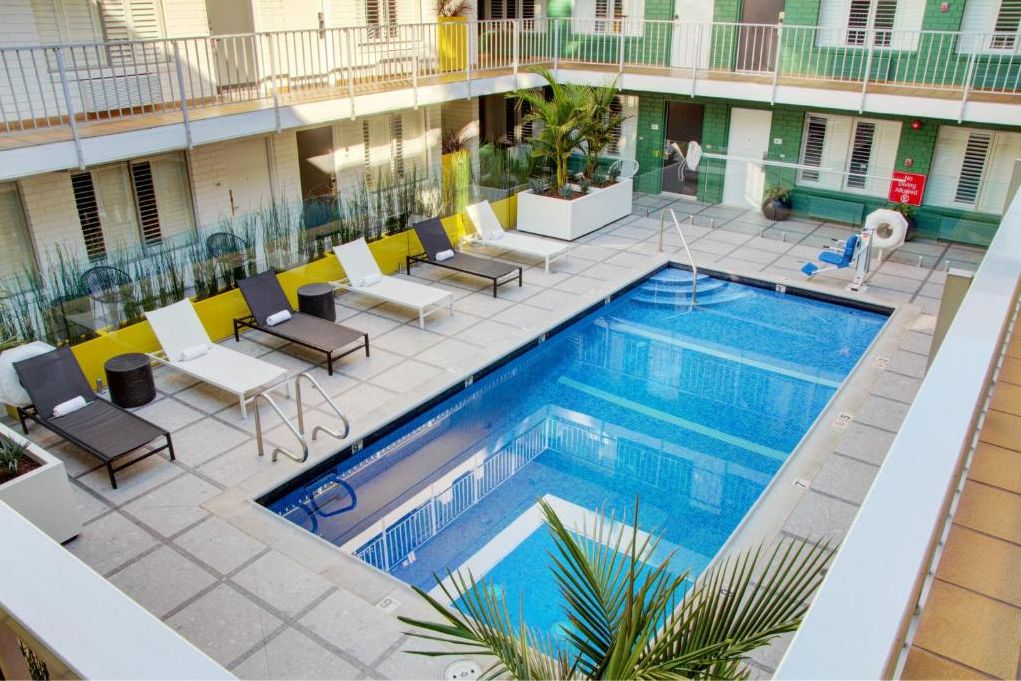 Amerika Los Angeles The Hollywood Franklin Hotel Zwembad
