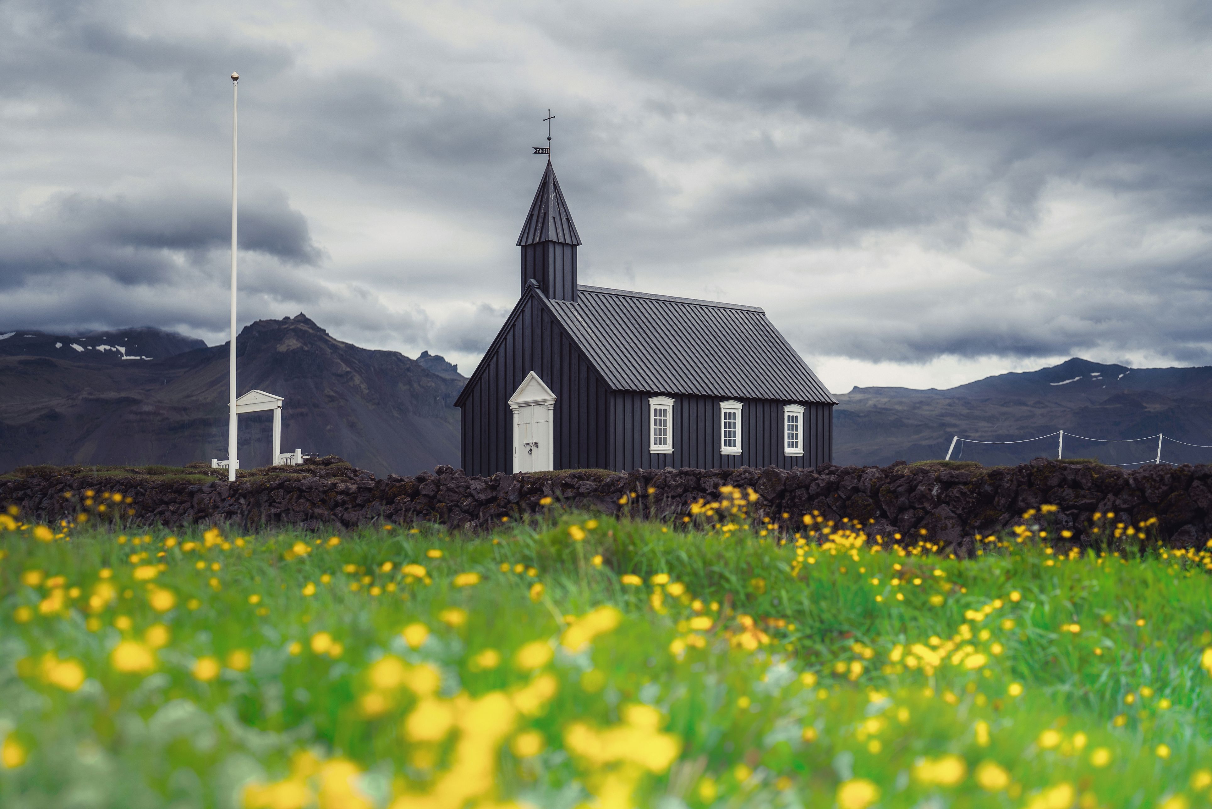 IJsland-Snæfellsnes-Budir-zwart-kerk