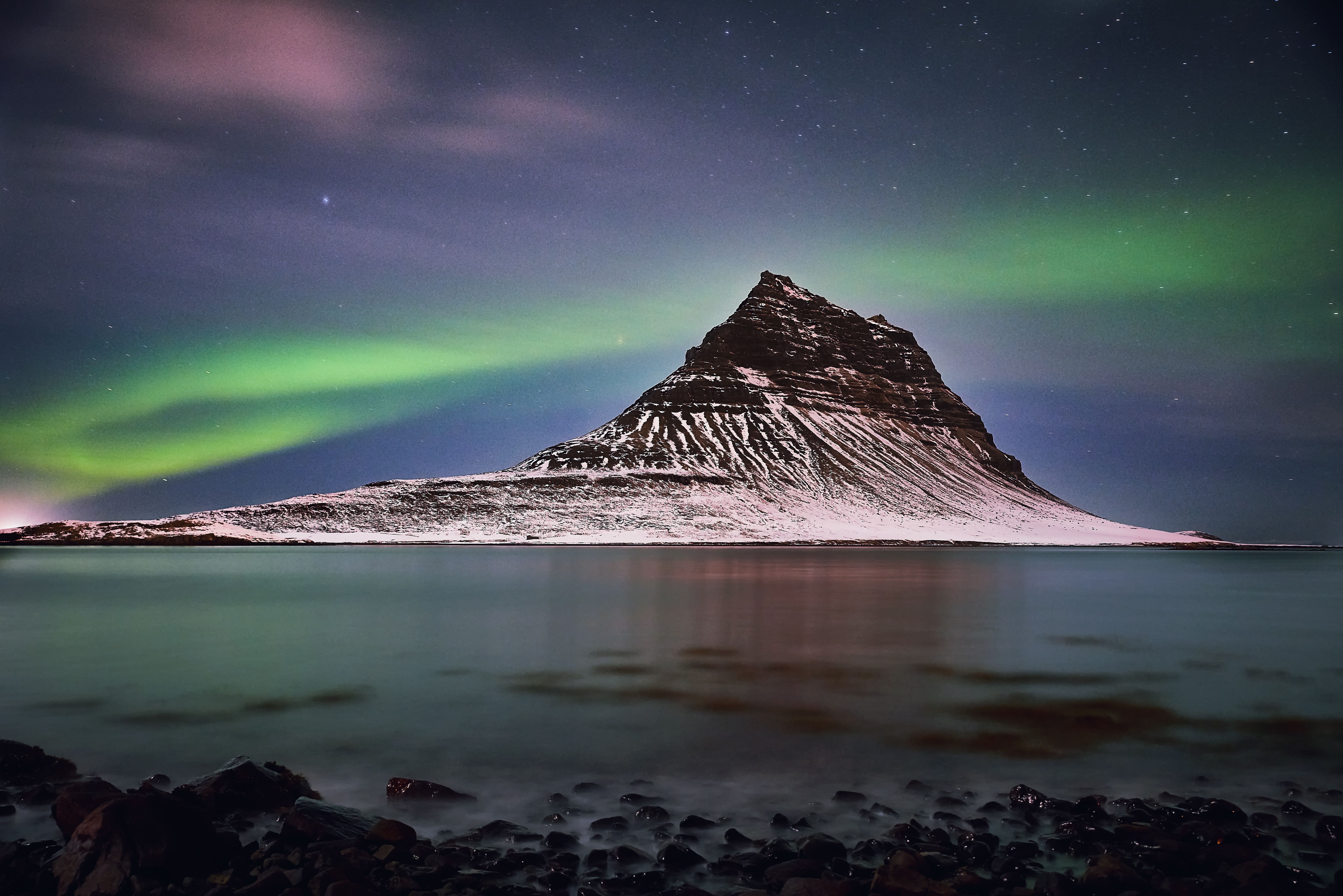 Ijsland-kirkjufell-berg