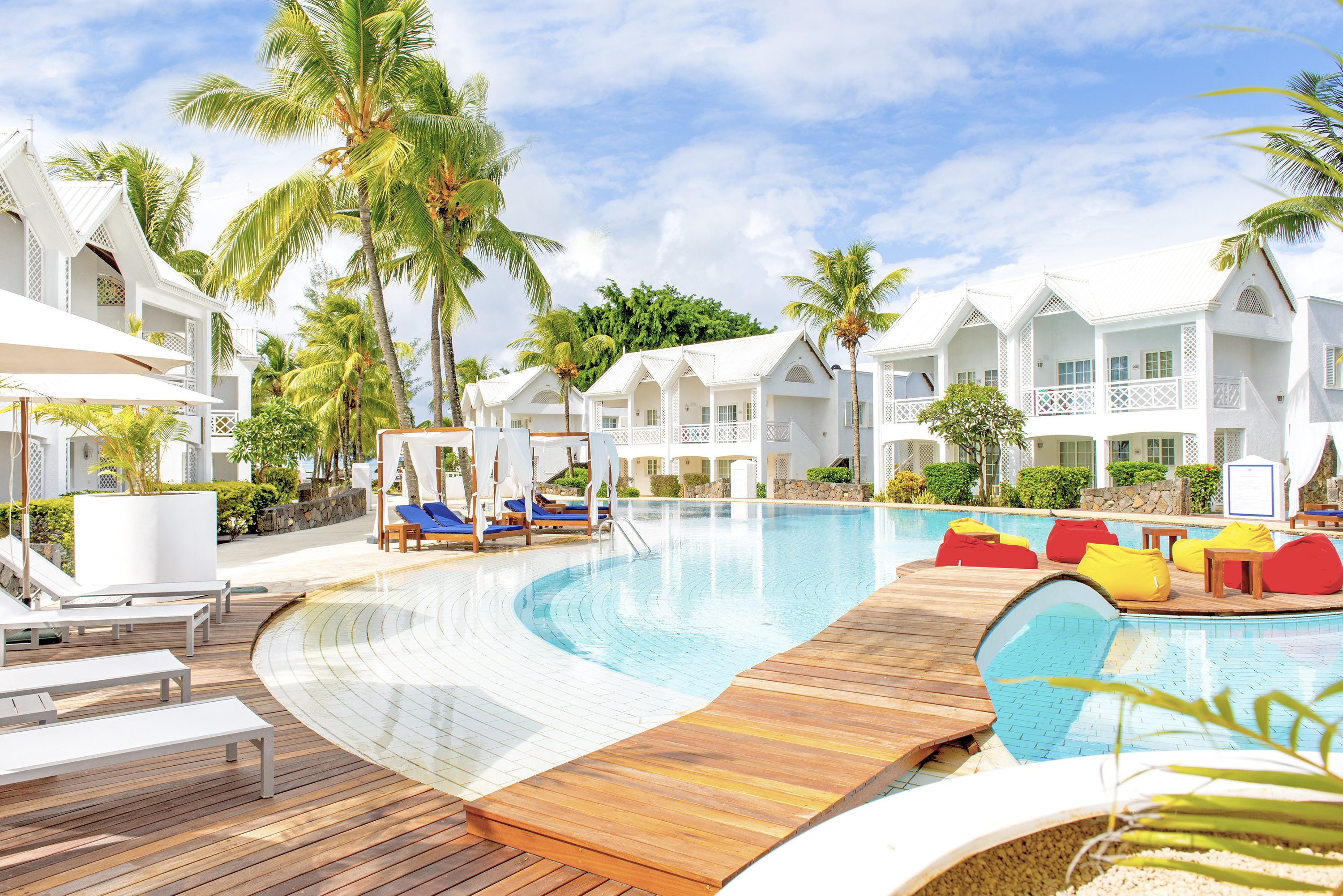 Маврикий цена на двоих. Sealife Resort & Spa 4* 4*. Lagoon attitude 4 Маврикий. Маврикий роскошь рай девушки. Le Grand bleu Hotel & Spa 3*    тру о биш.