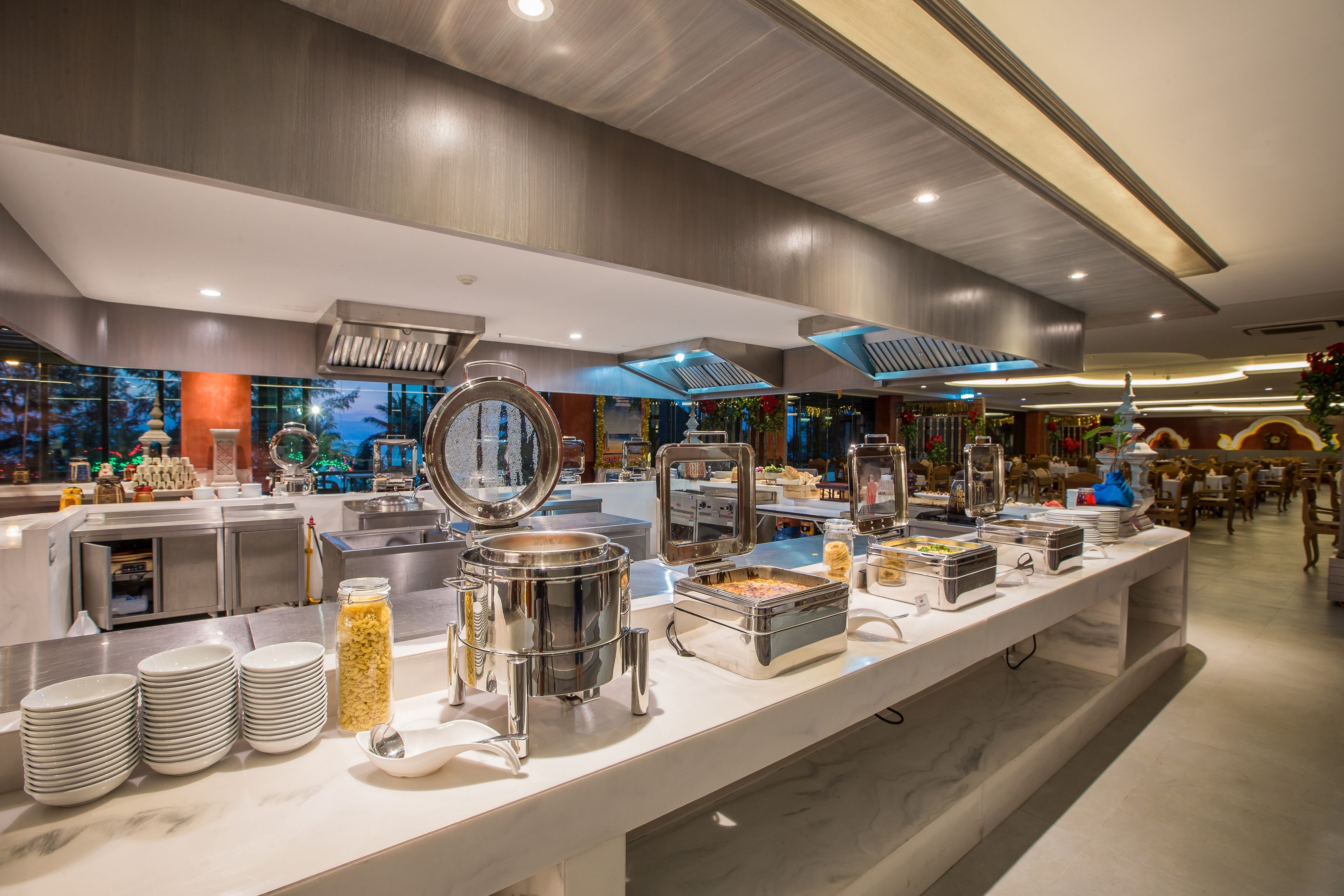 Chom Talay ontbijtrestaurant in het Maikhao Palm Beach Resort in Phuket in Thailand