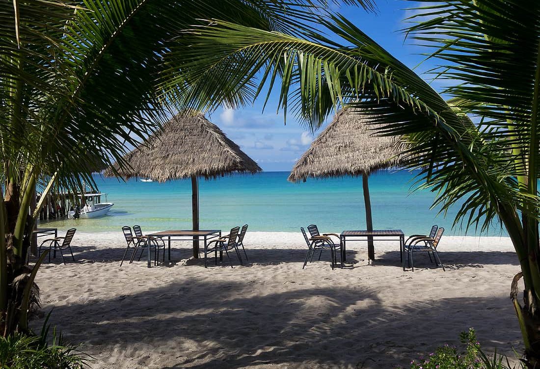 Strand bij het Sok San Beach Resort op Koh Rong in Cambodja