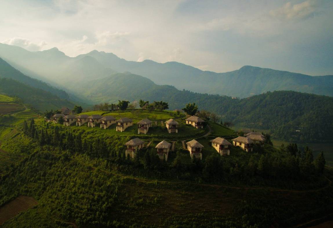 Topas Ecolodge bovenop een heuvel in regio Sapa in Vietnam