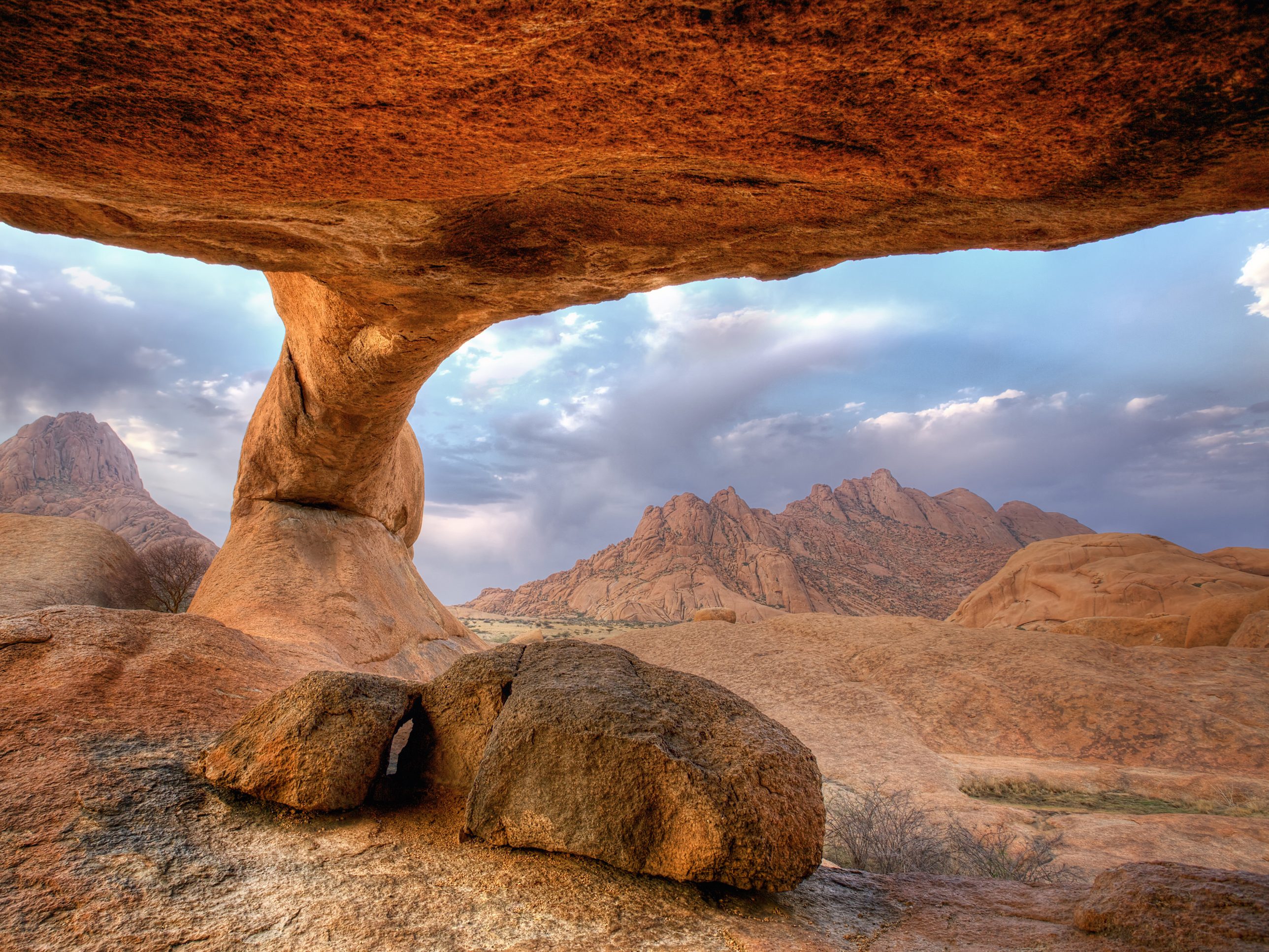 namibie-spitzkoppe-great-arch-2