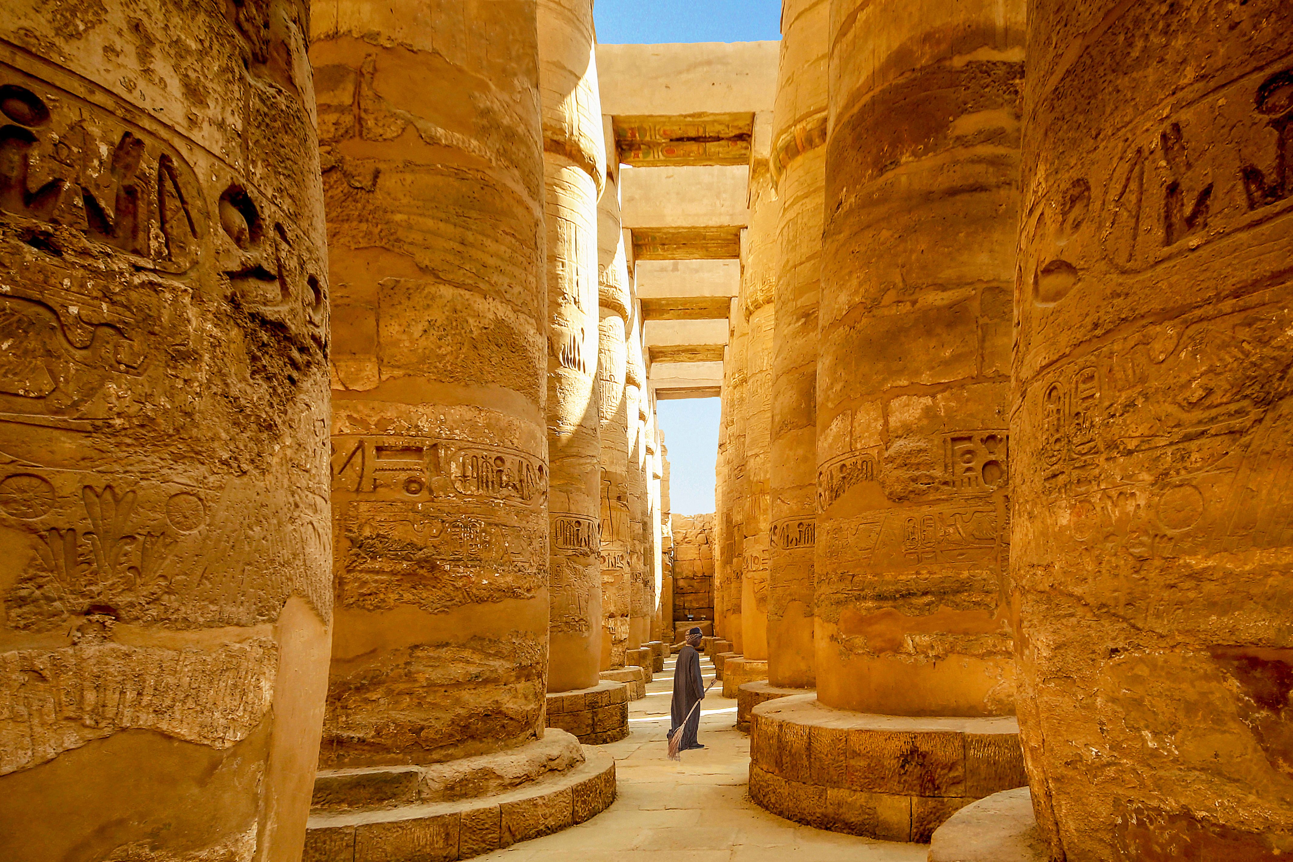 Tempelwachter bij de Karnak-tempel bij Luxor in Egypte