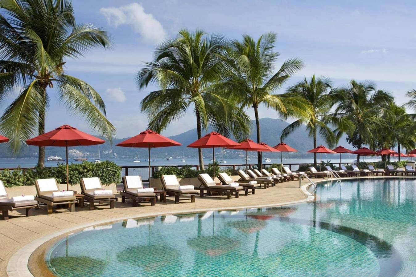 Zwembad van het Amari Phuket Resort in Thailand