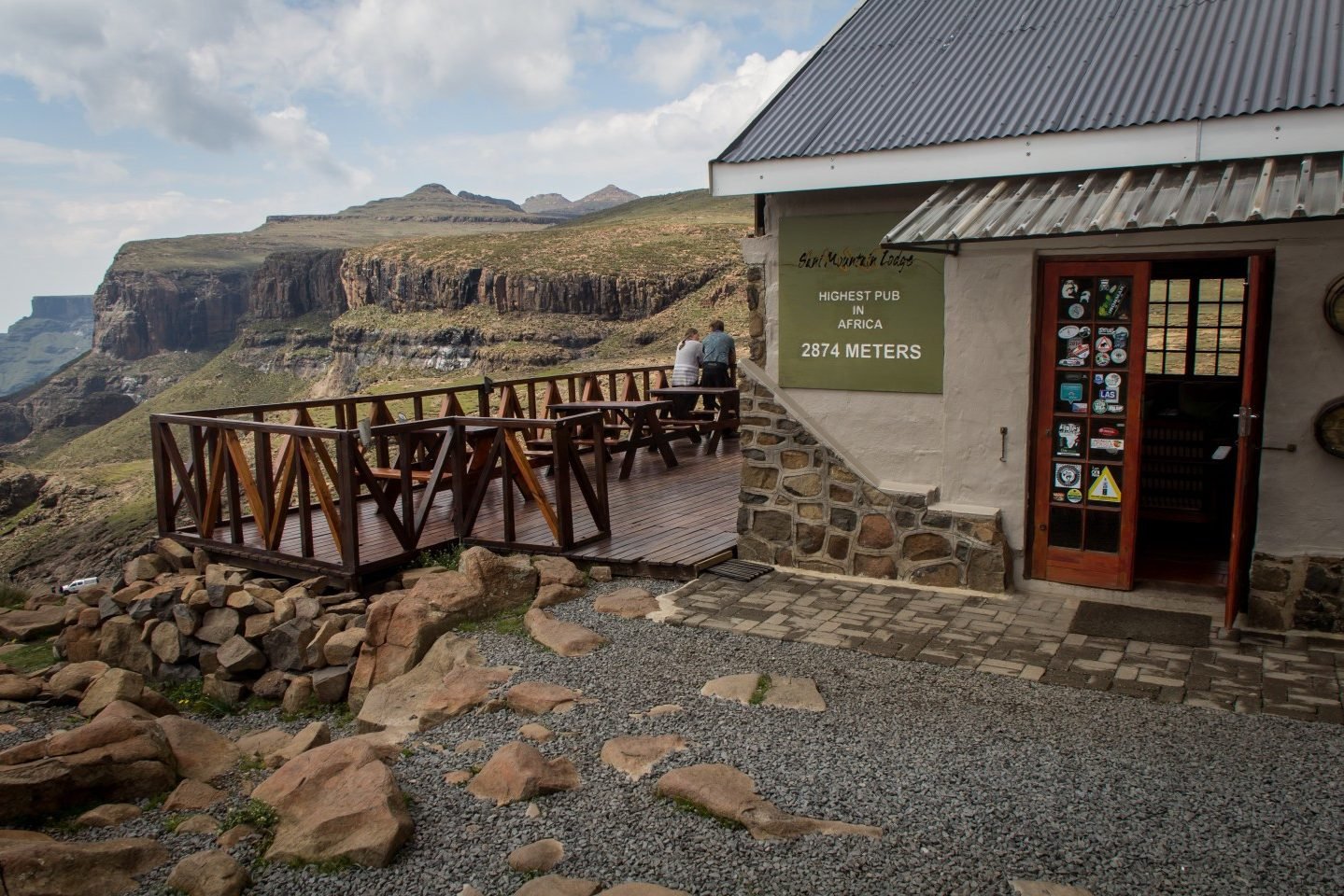 lesotho-sani-pas-hoogste-pub-van-afrika