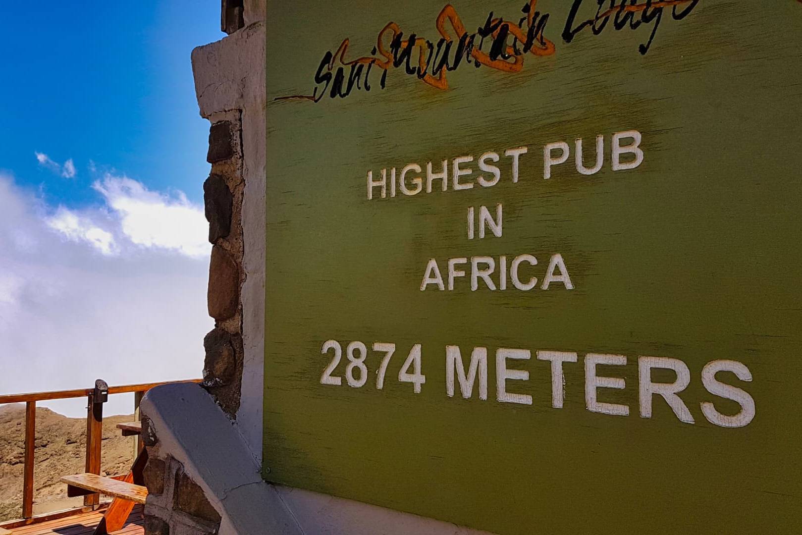 lesotho-sani-pas-hoogste-pub-van-afrika-4