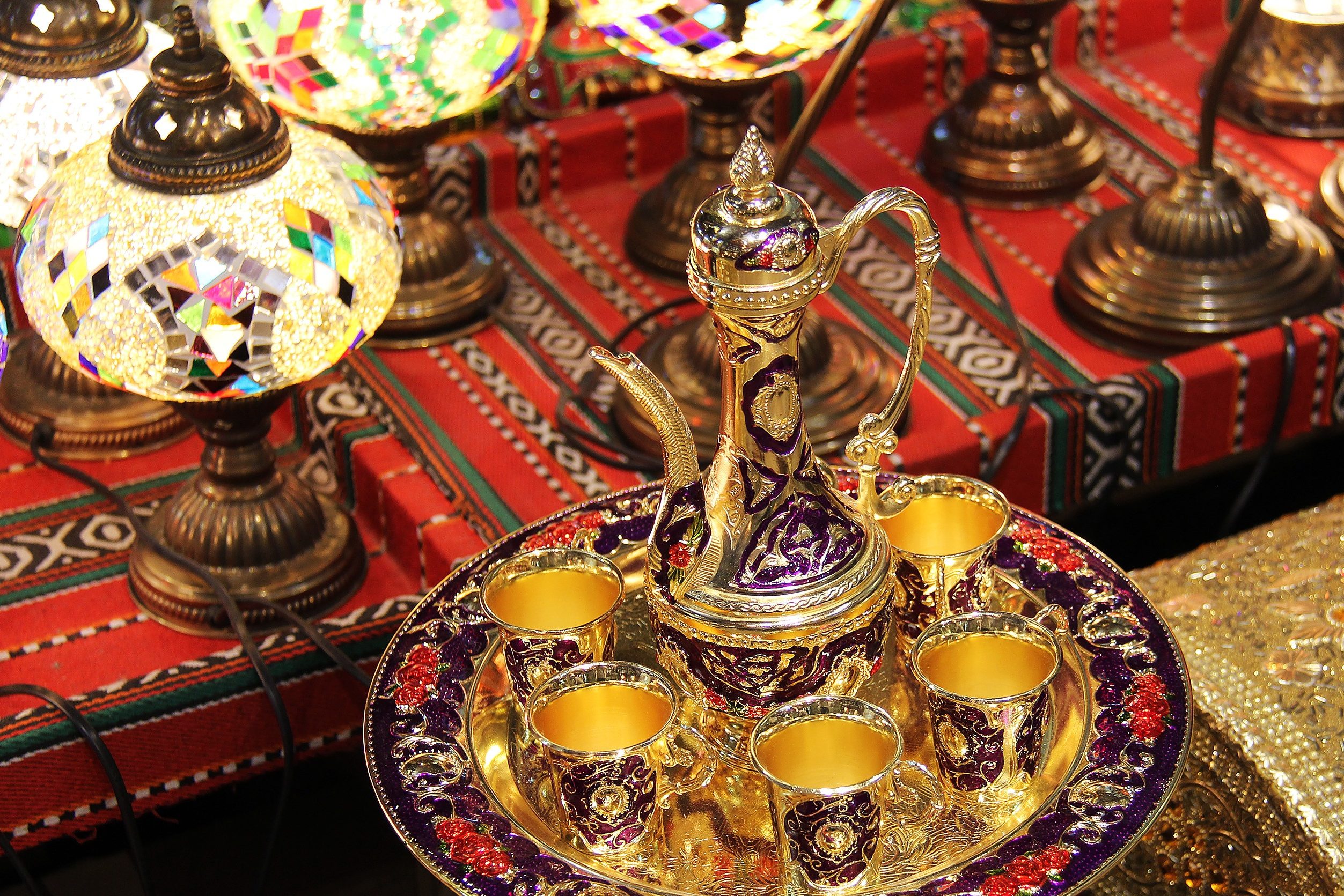 Theedrinken Omaanse traditie in Oman