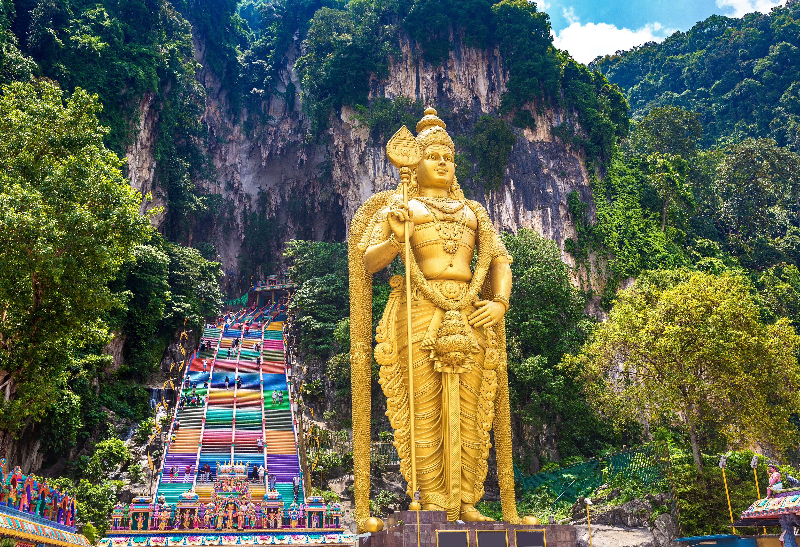 De kleurrijke trap van de Batu groottempel in West-Maleisië