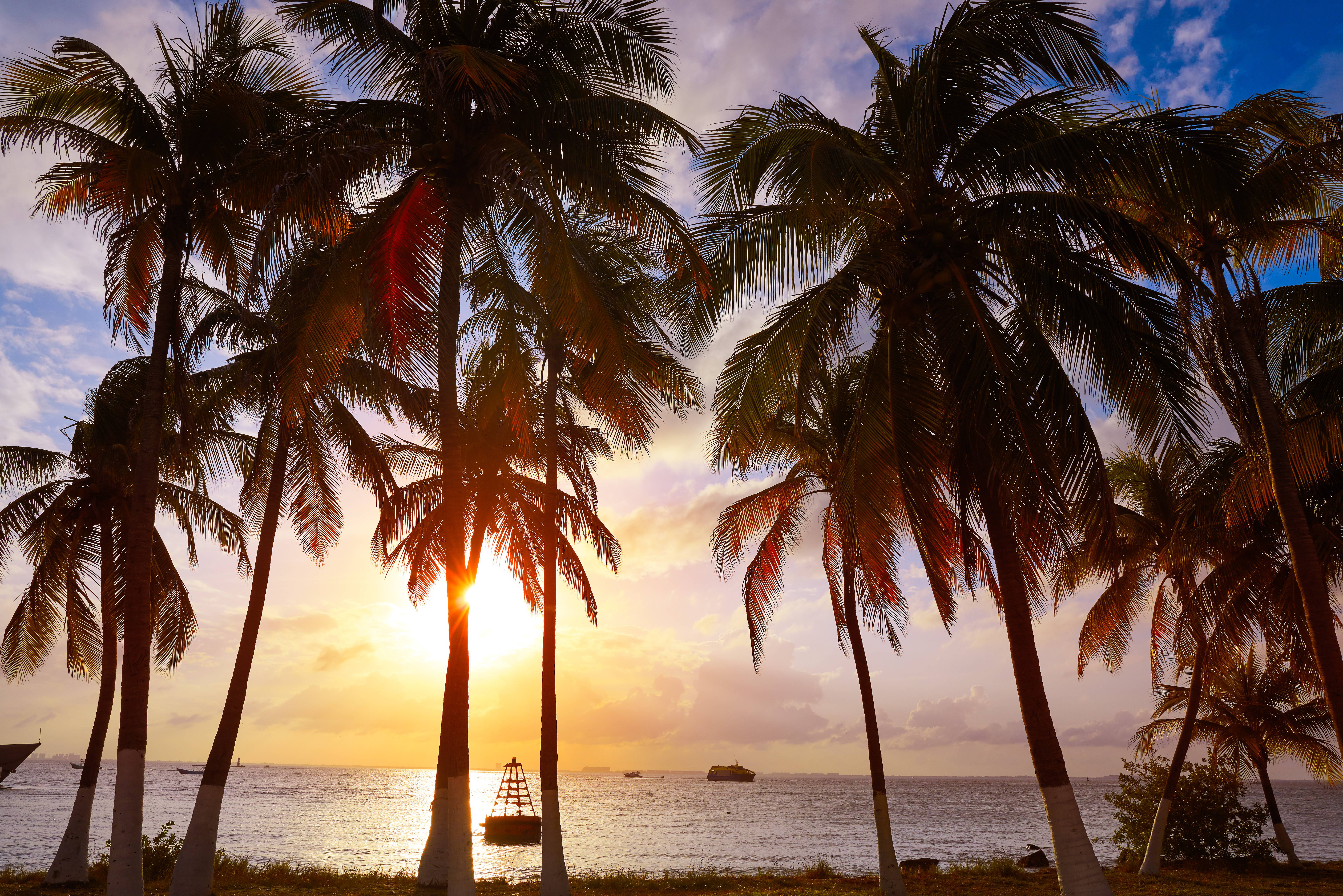 Een prachtige zonsondergang op Isla Mujeres in Mexico