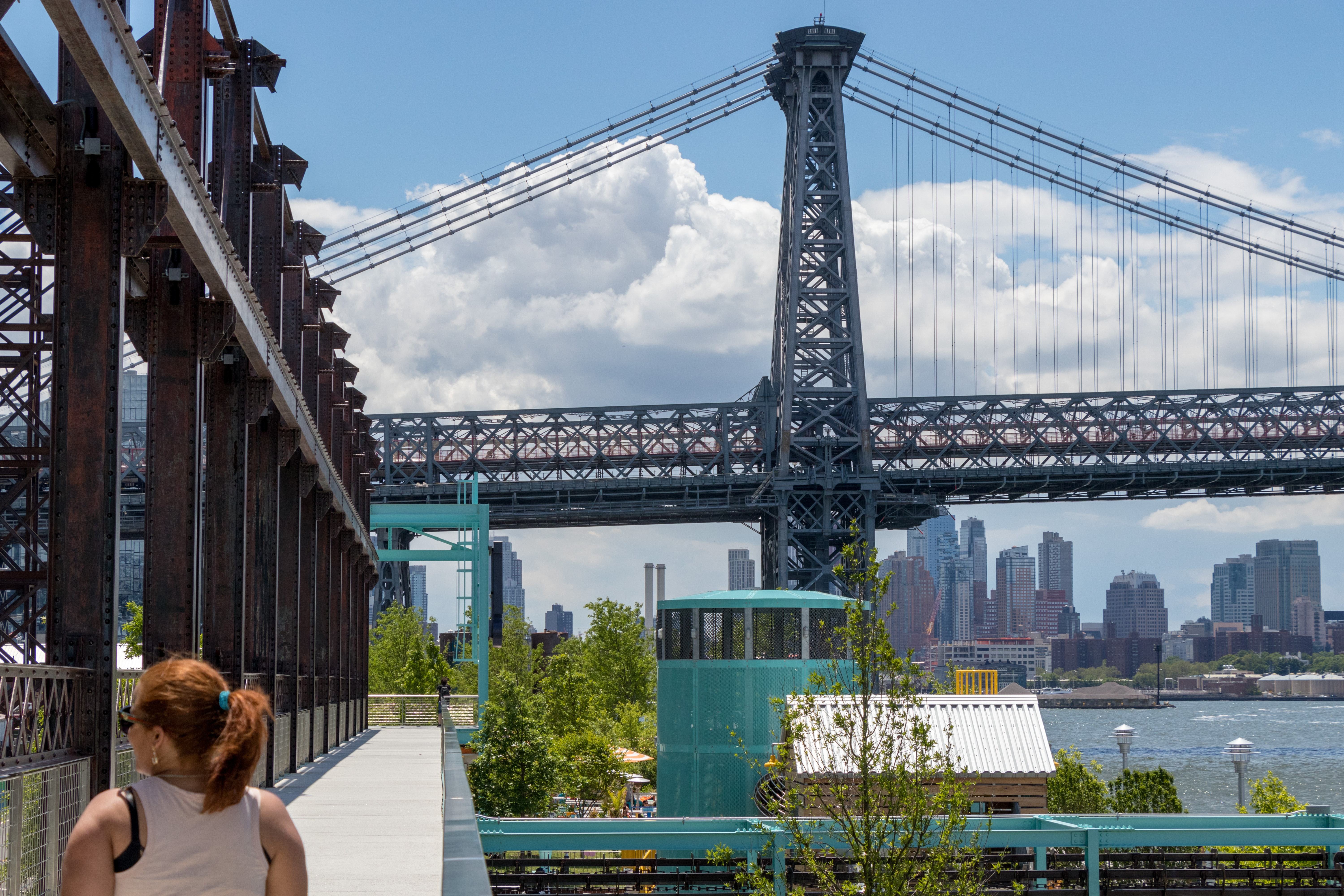uitzicht-Williamsburg-bridge-domino-park-new-york