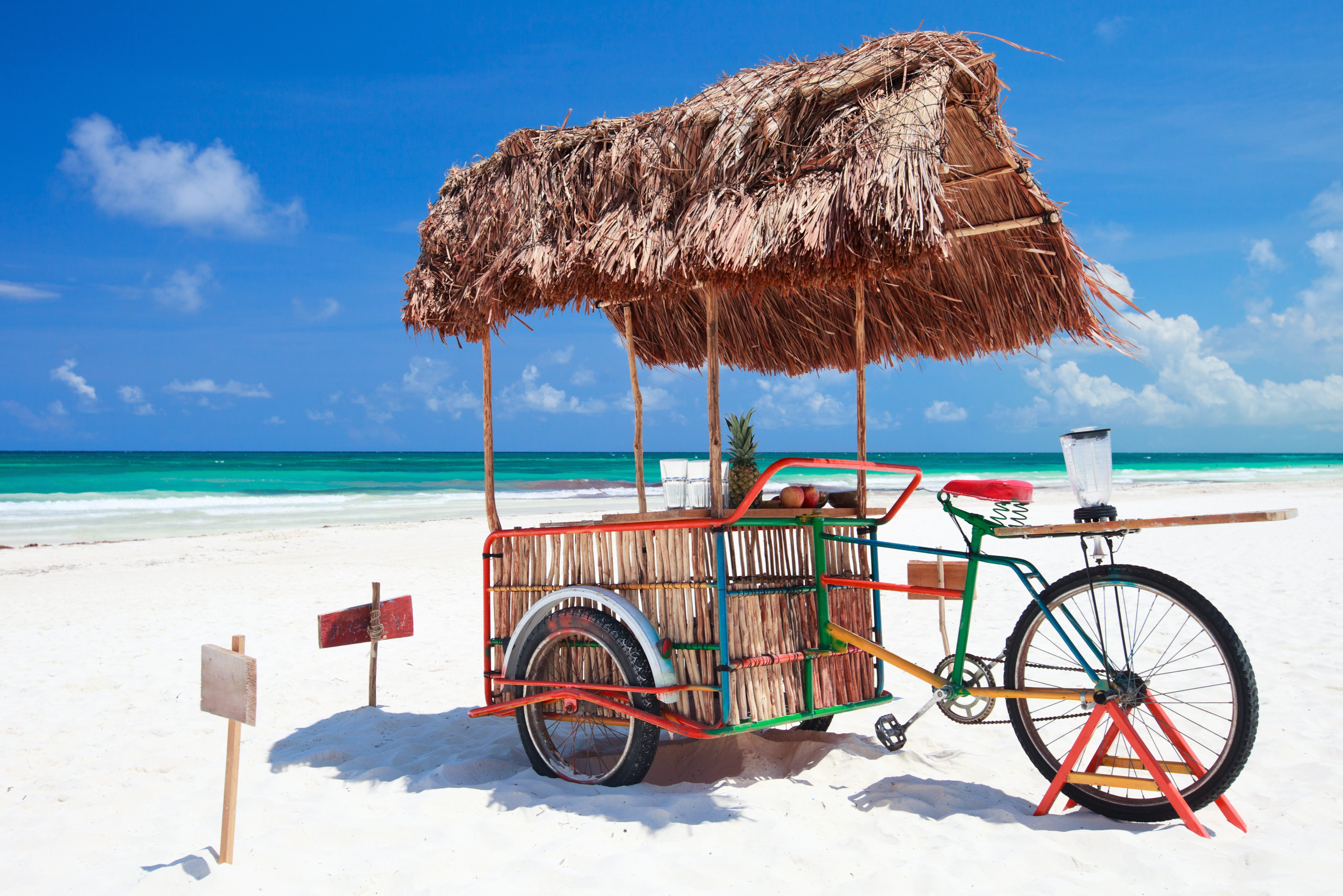 Strandbar op het strand van Tulum op Yucatan in Mexico