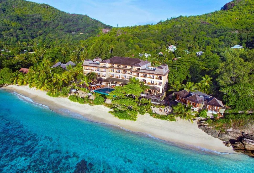 seychellen-mahe-doubletree-hilton-seychelles-aerial-2