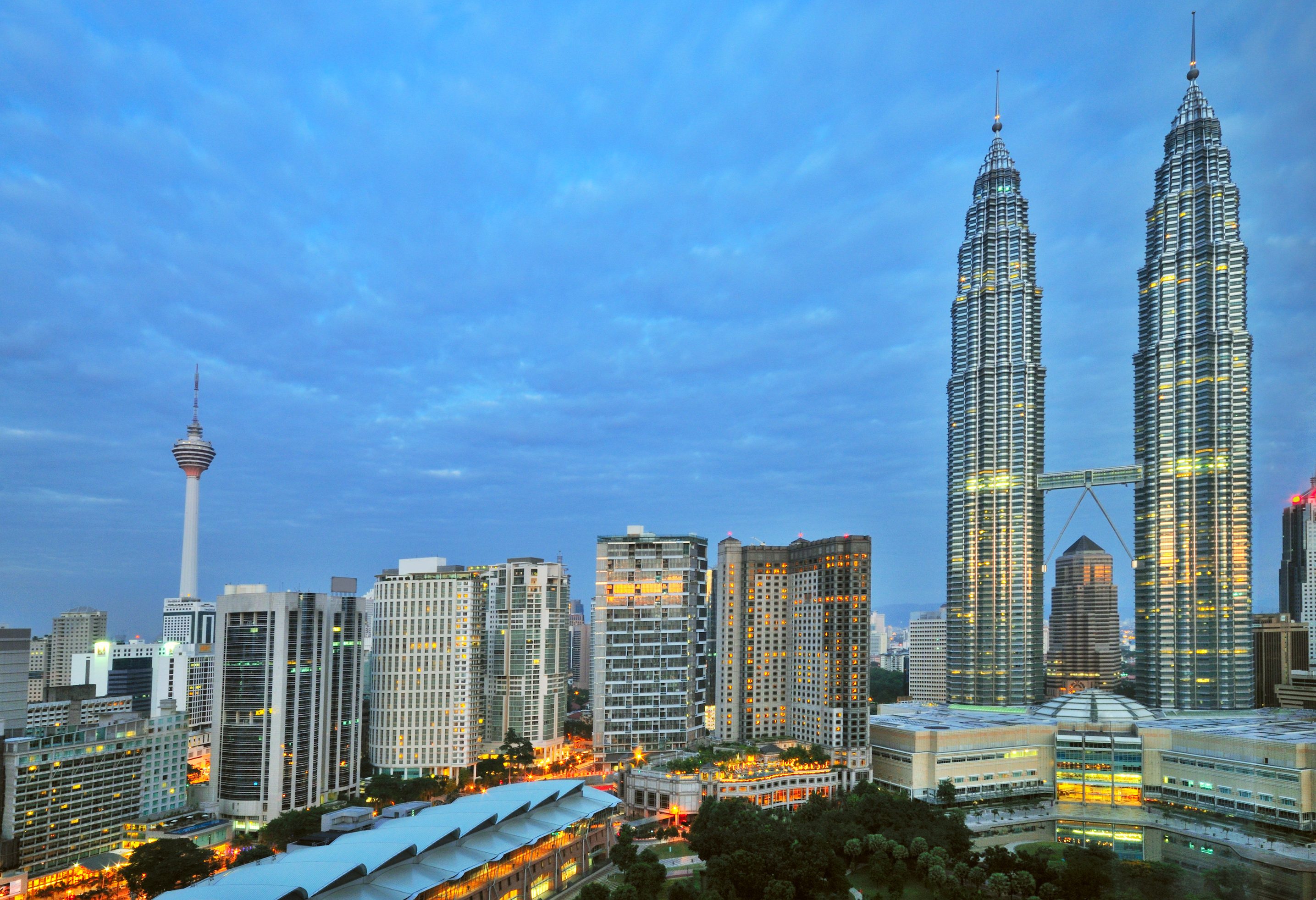 Beroemde skyline van Kuala Lumpur in Maleisie met de Petronas Twin Towers