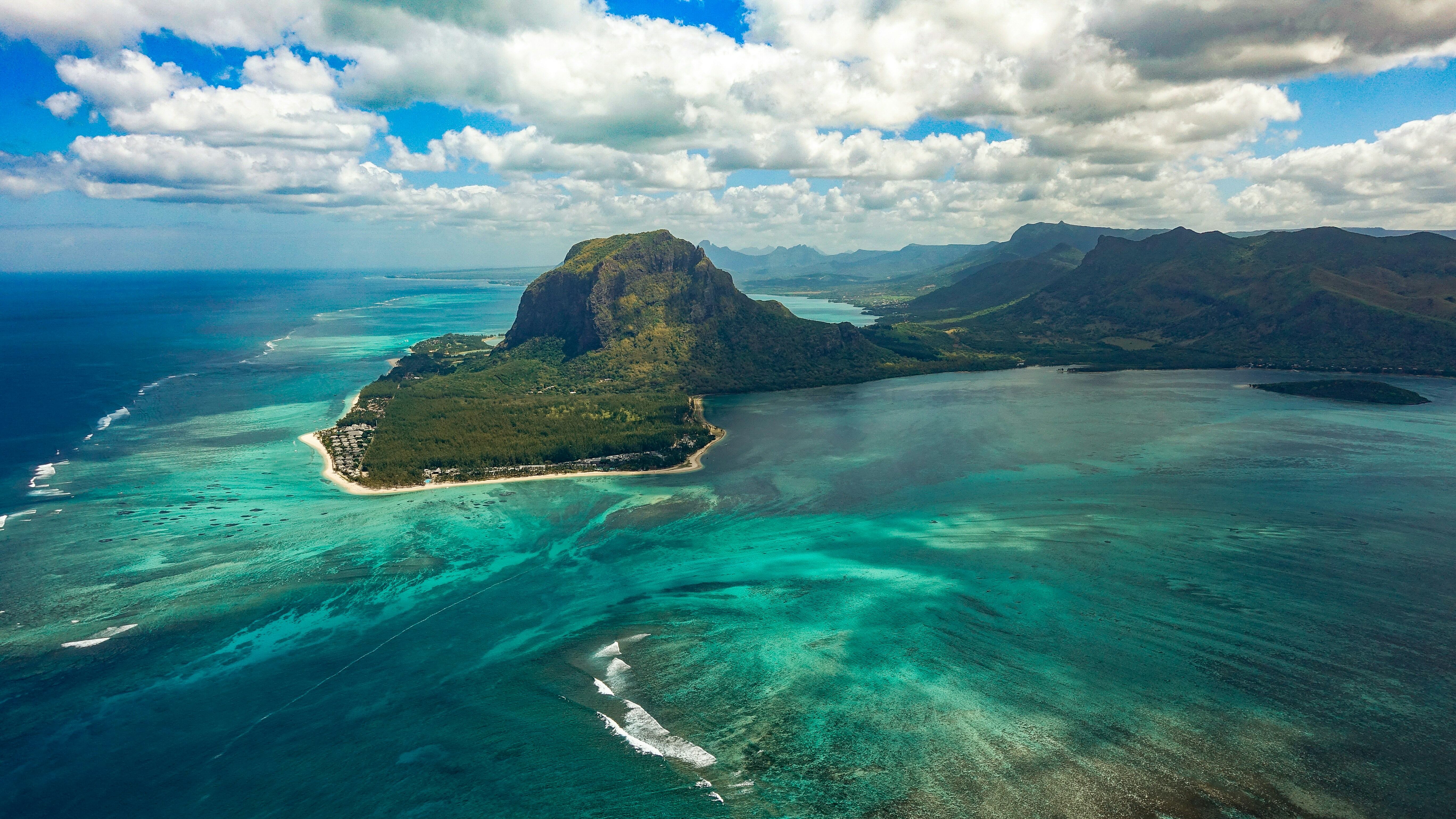 Mauritius van boven onderwaterwaterval bij Le Morne