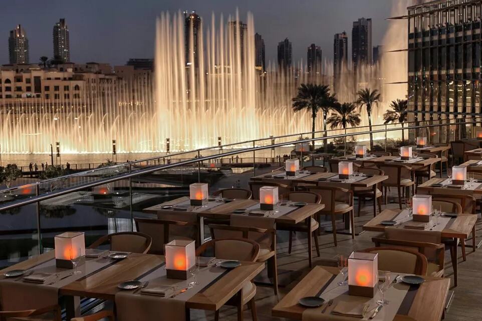 Dubai Armani Hotel Restaurant Terras Fontijn