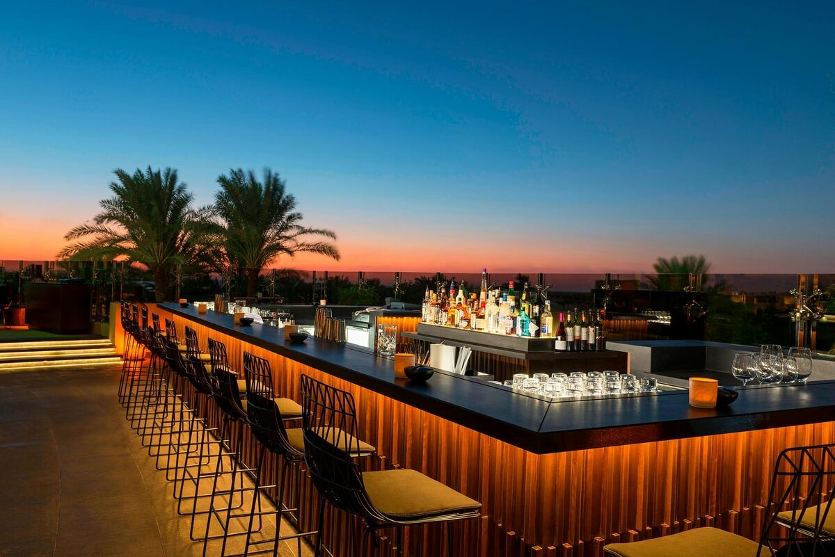 Dubai Emirates Le Royal Meridien Beach Bar