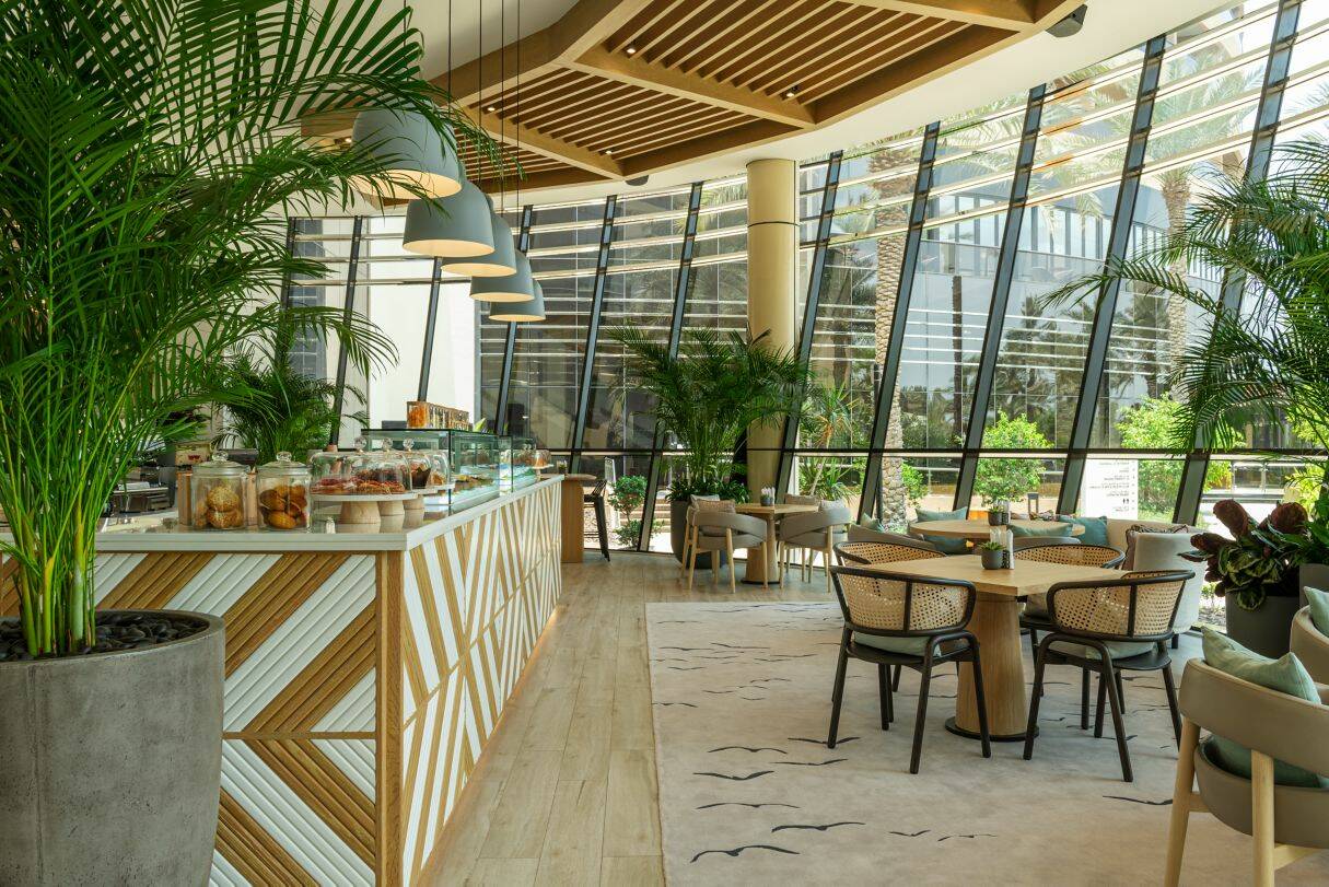 Dubai Emirates Le Royal Meridien Beach Cafe