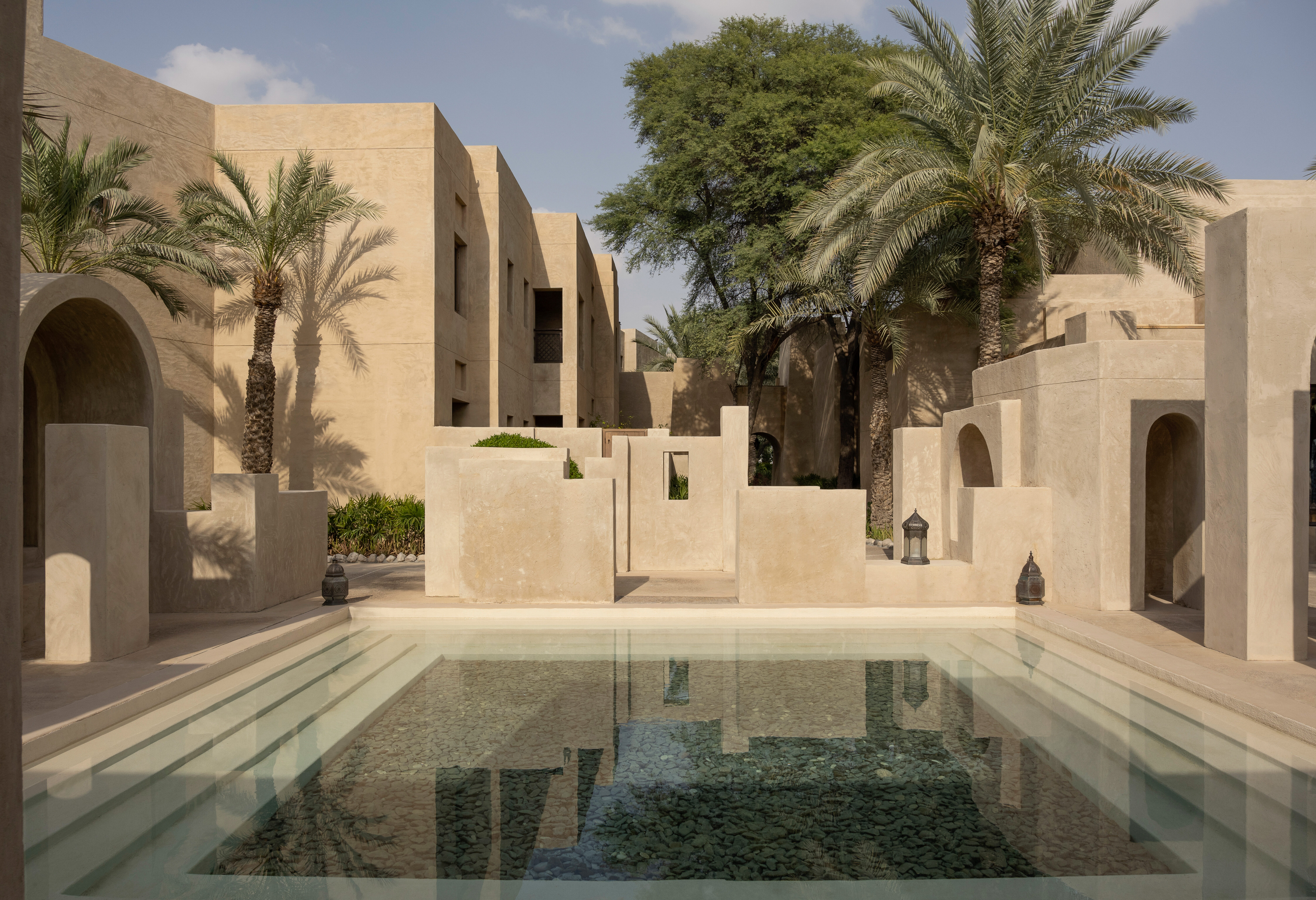 Dubai Emiraten Bab Al Shams Binnentuin waterplaats