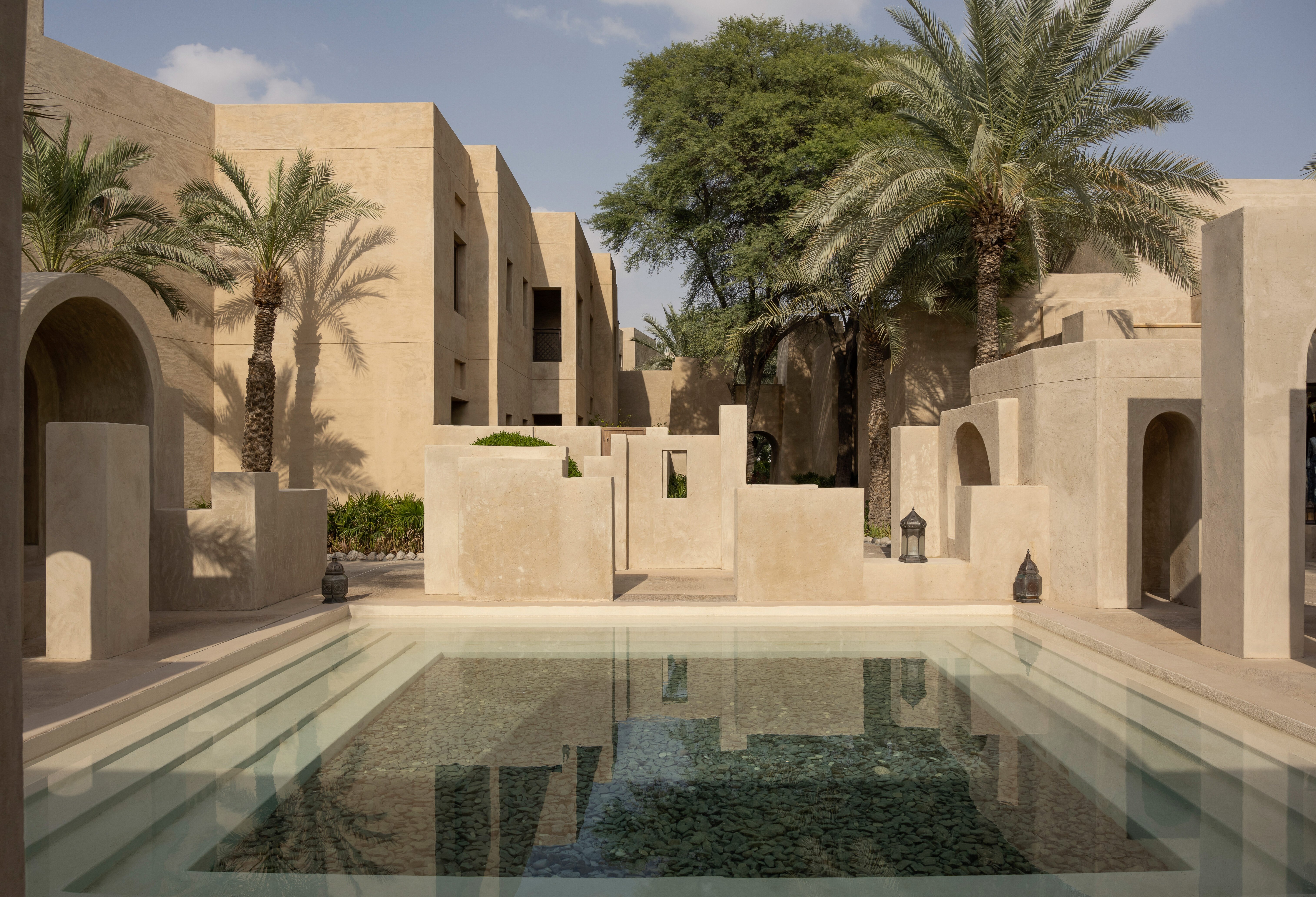 Dubai Emiraten Bab Al Shams Binnentuin waterplaats