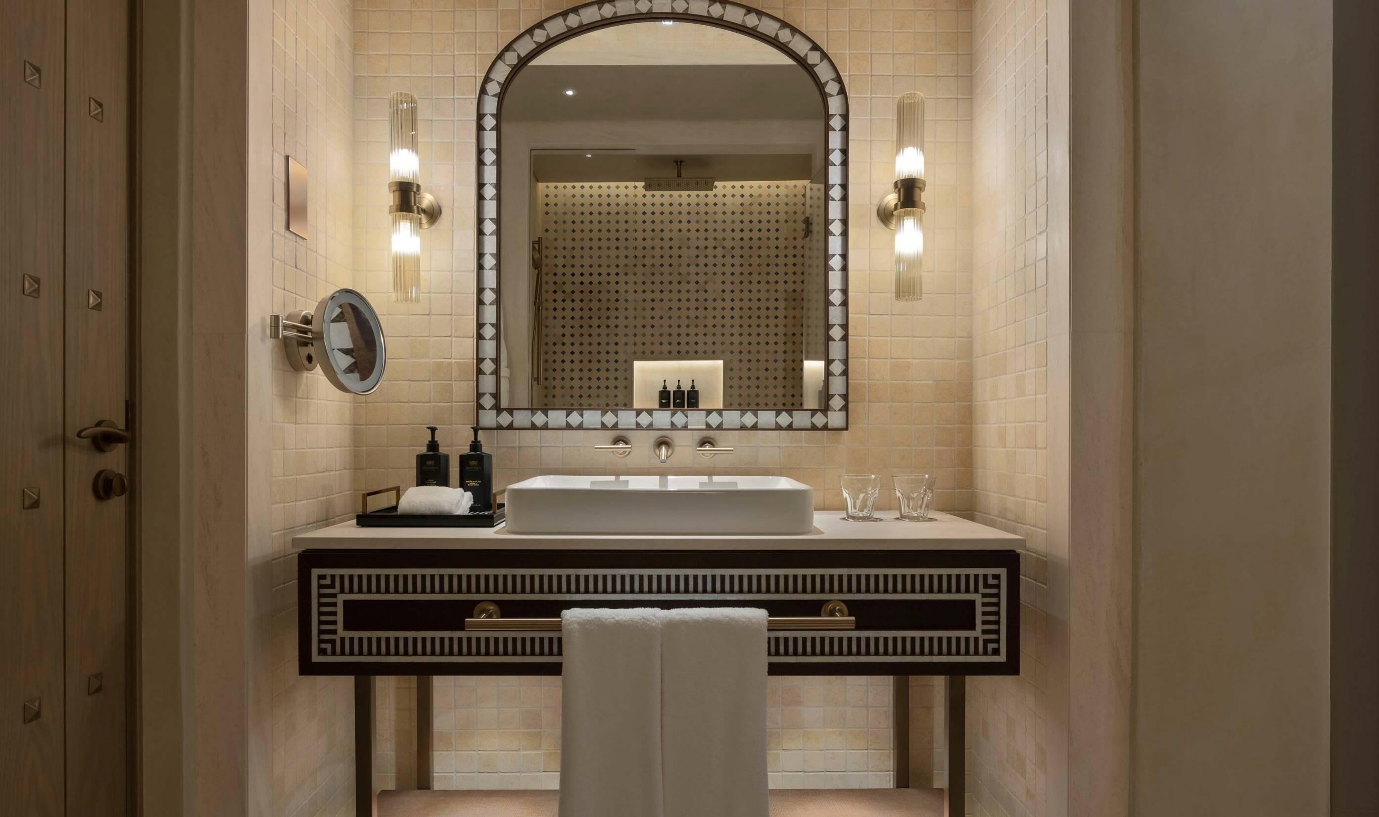 Dubai Emiraten Bab Al Shams Deluxe Kamer Garden View Badkamer