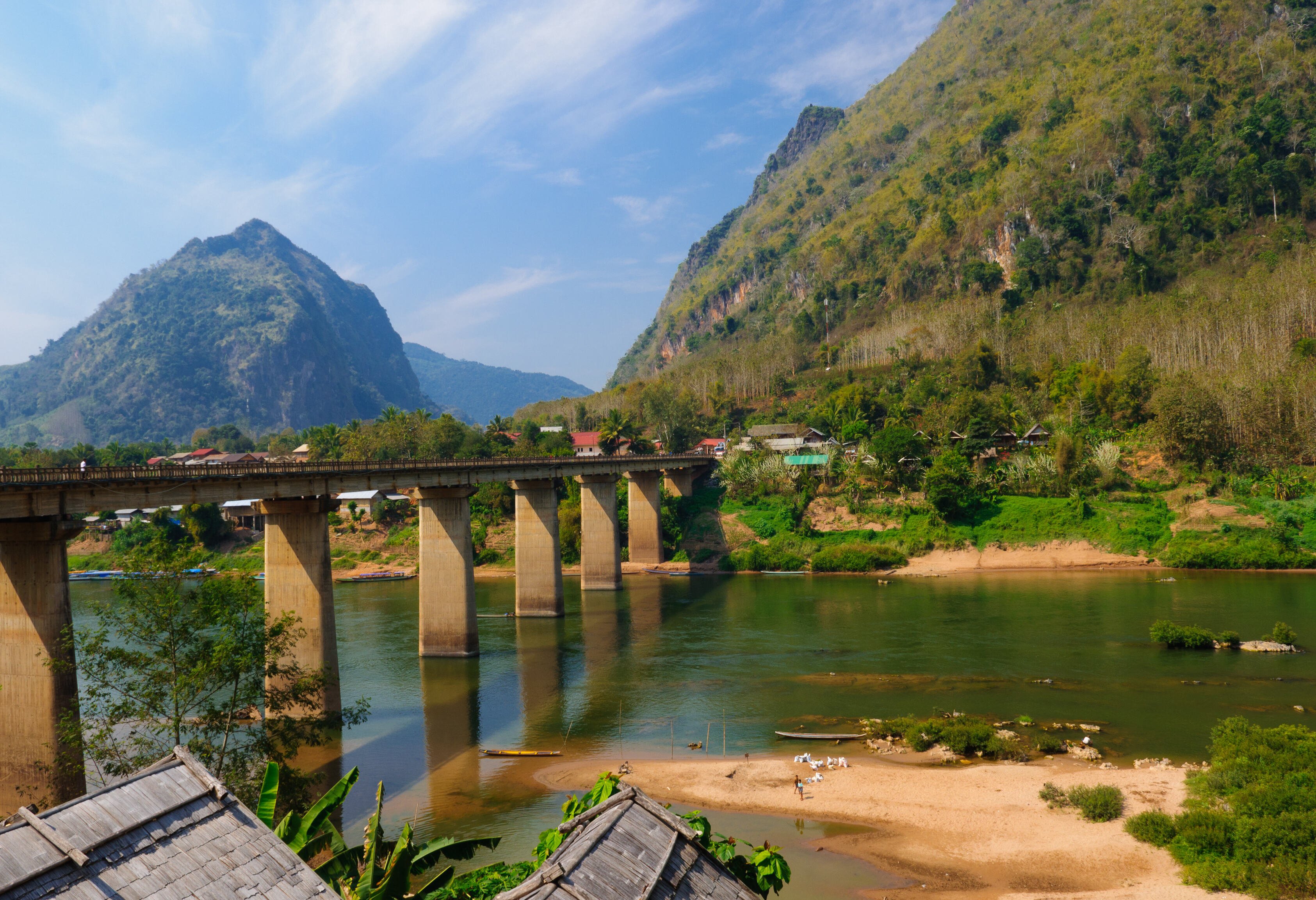 De brug bij Nong Khiaw in het noorden van Laos